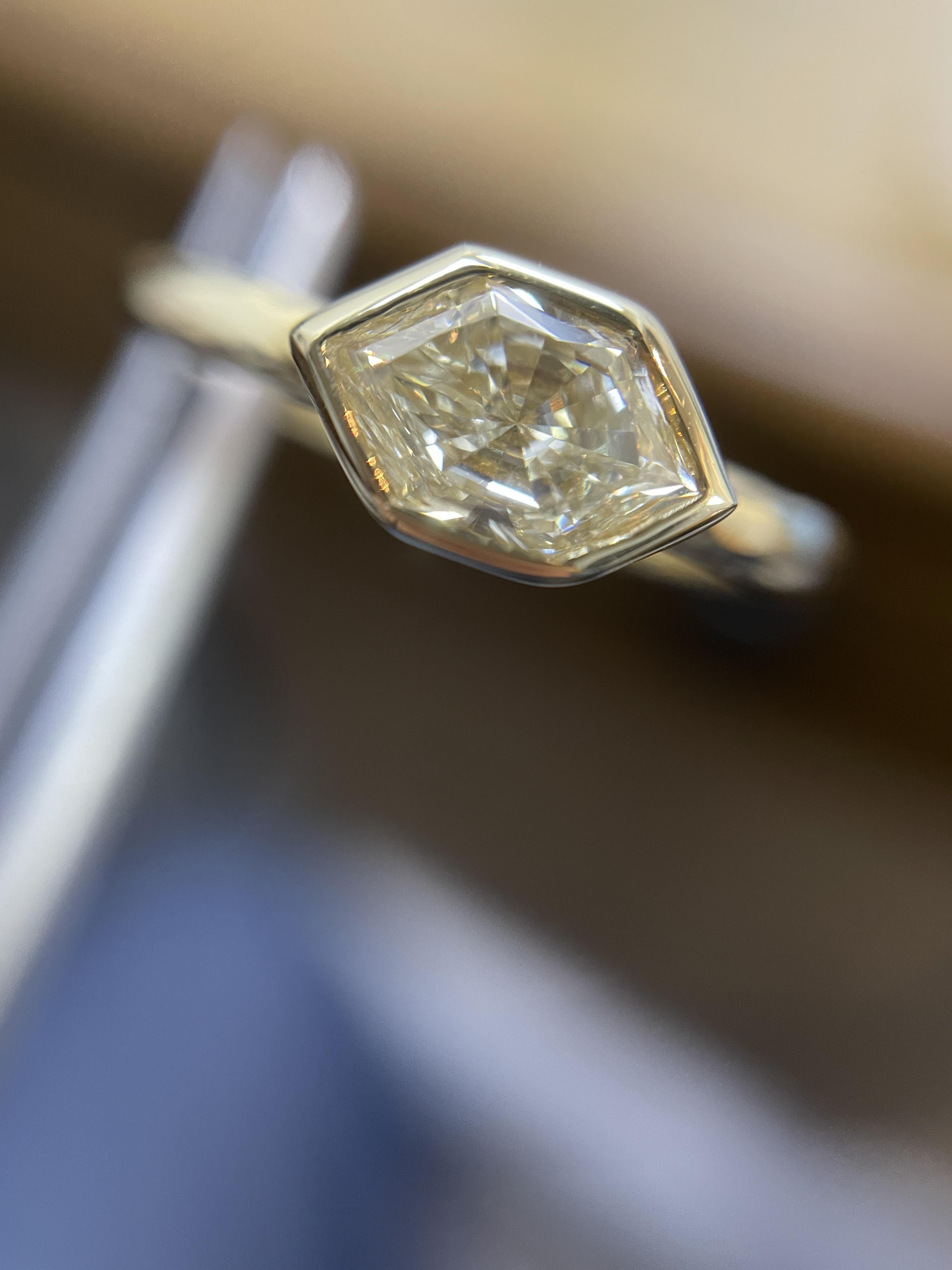 18k Yellow Gold Natural 0.57ct Lozenge Diamond Bezel Ring For Sale 1