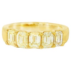 18K Yellow Gold Natural 2.00 Carat Emerald Cut Diamond 5 Stone Ring In Stock