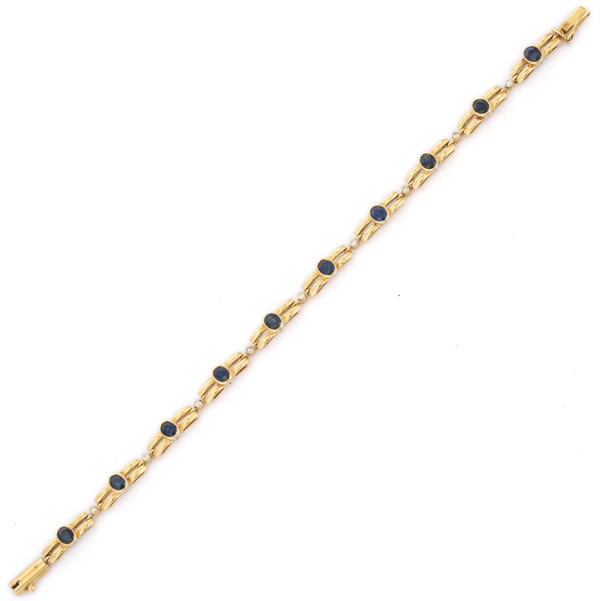 18K Yellow Gold Natural Blue Sapphire Bracelet with Round Diamonds In New Condition For Sale In Houston, TX