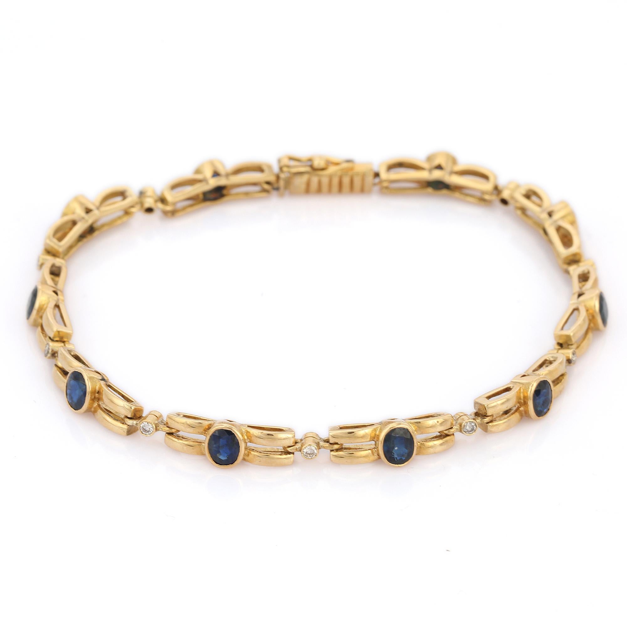 18K Yellow Gold Natural Blue Sapphire Bracelet with Round Diamonds For Sale 1