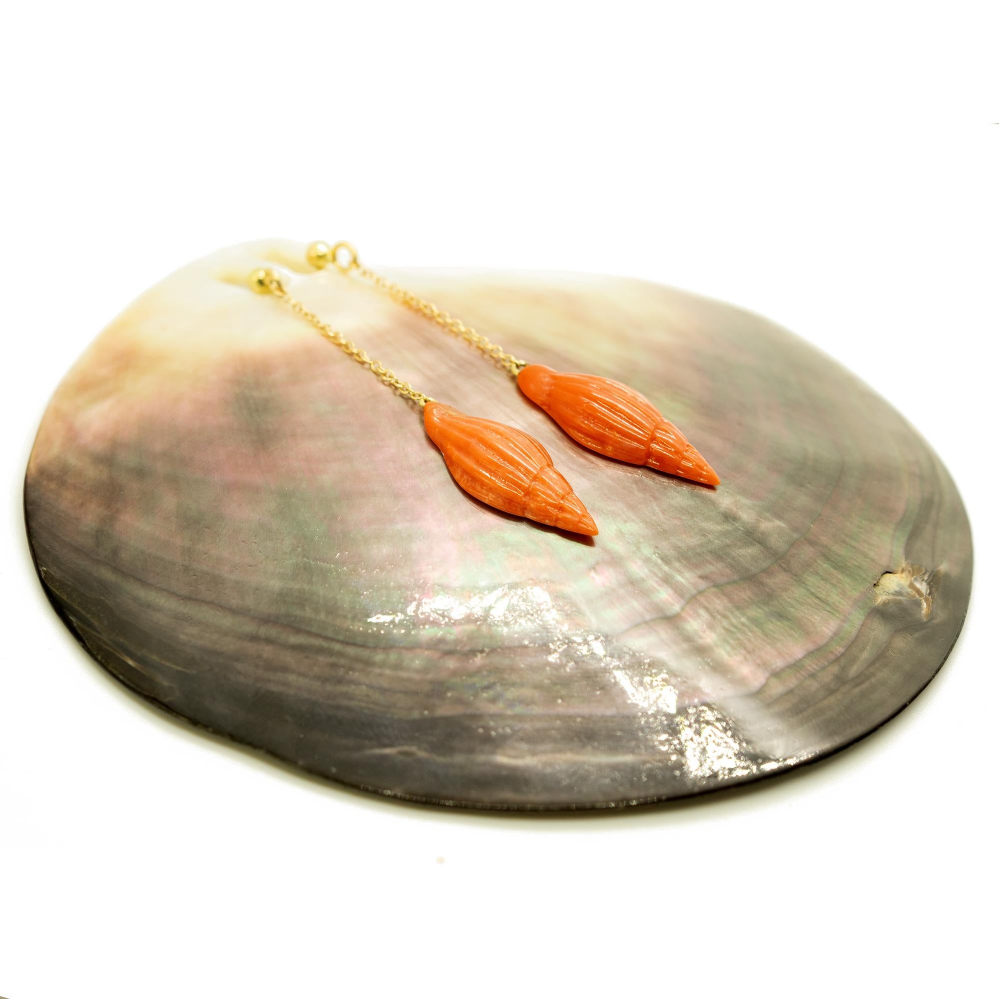 18 Karat Gelbgold Natürliche Korallenschalenschnitzerei Sommer-Ohrringe INTINI Jewels Damen im Angebot