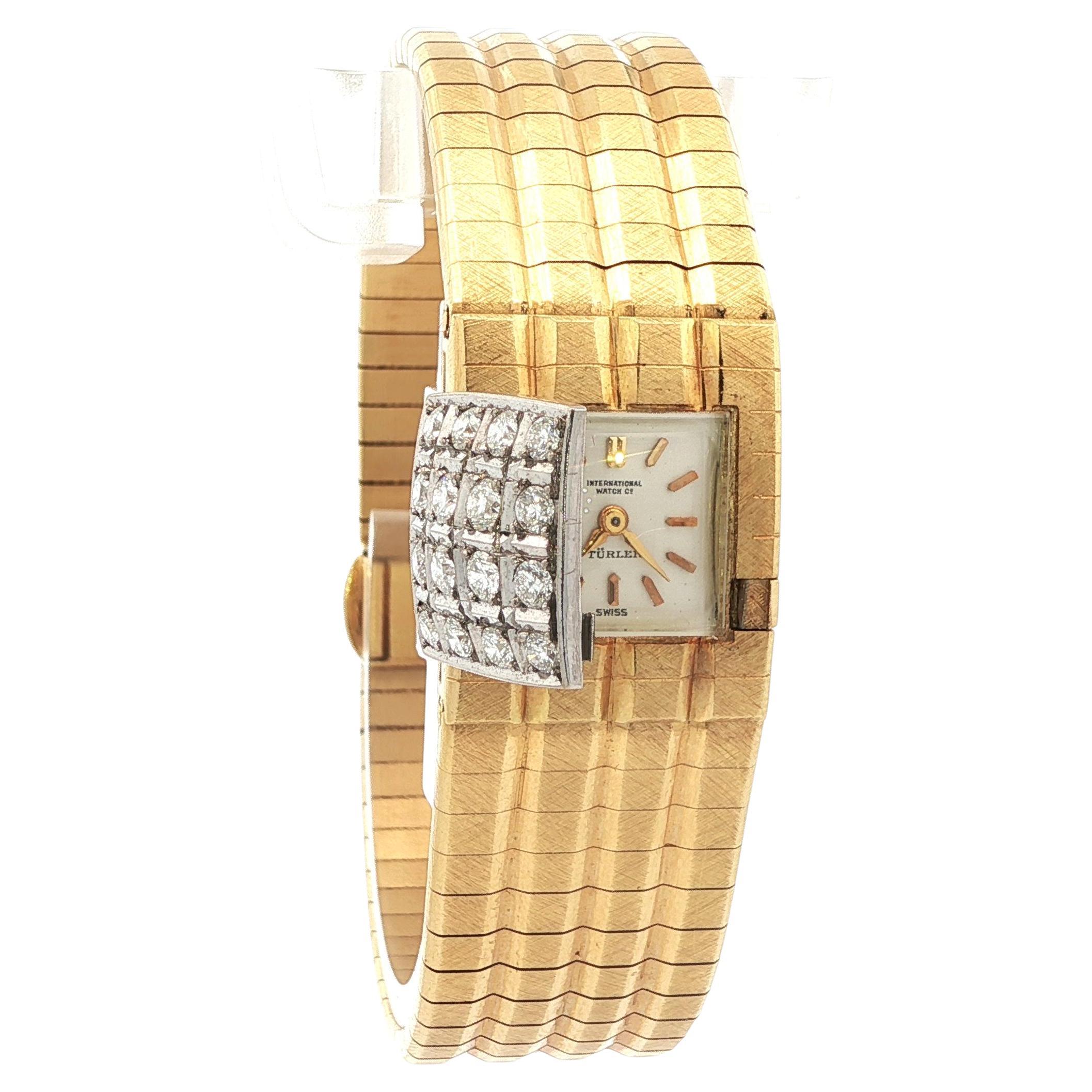 Orologio da donna IWC in oro giallo 18 carati e diamanti naturali in vendita