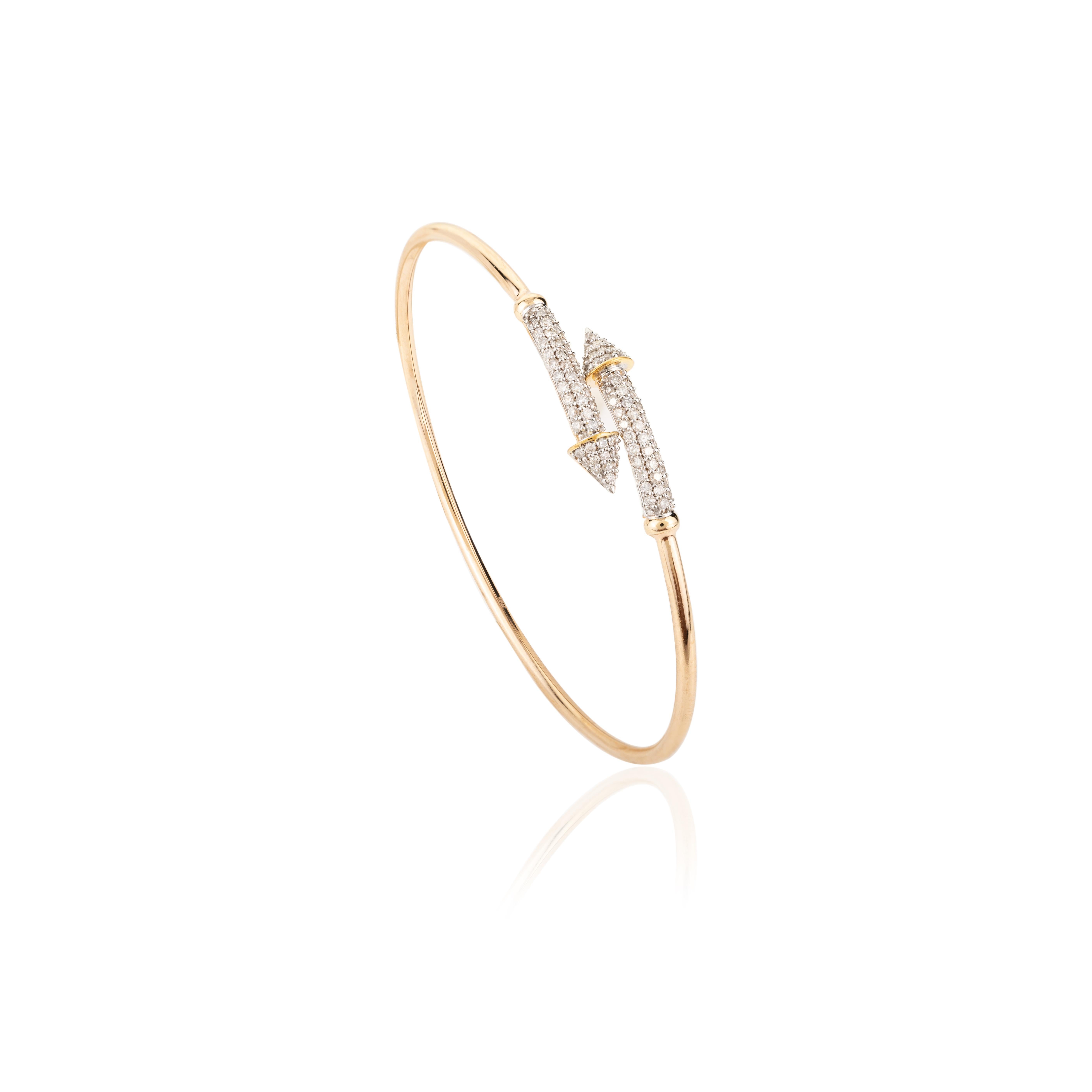18k Yellow Gold Natural Diamond Set Arrow Open Bangle Bracelet Gift for Women For Sale 2