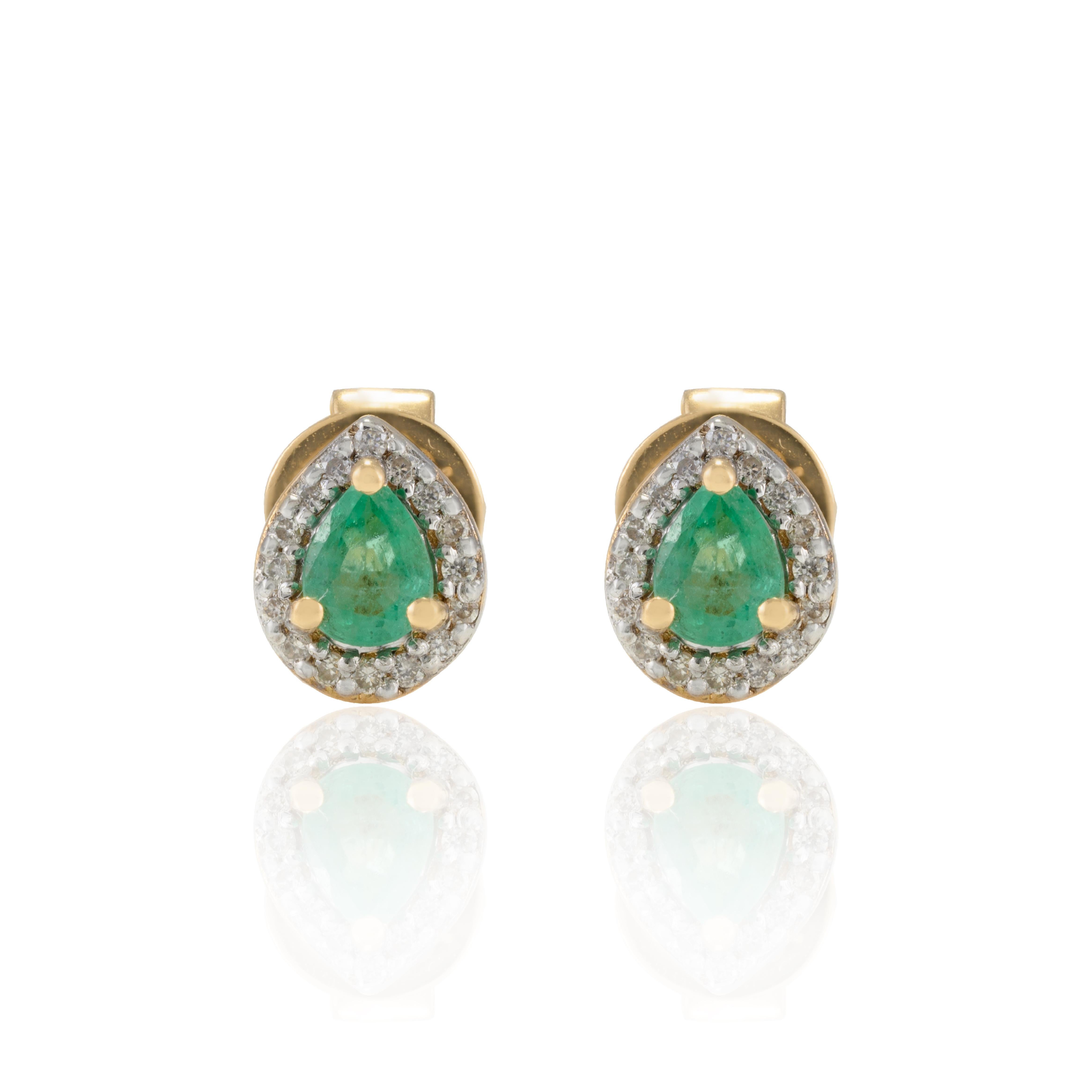 18k Yellow Gold Pear Emerald and Halo Diamond Dainty Stud Earrings  In New Condition For Sale In Houston, TX