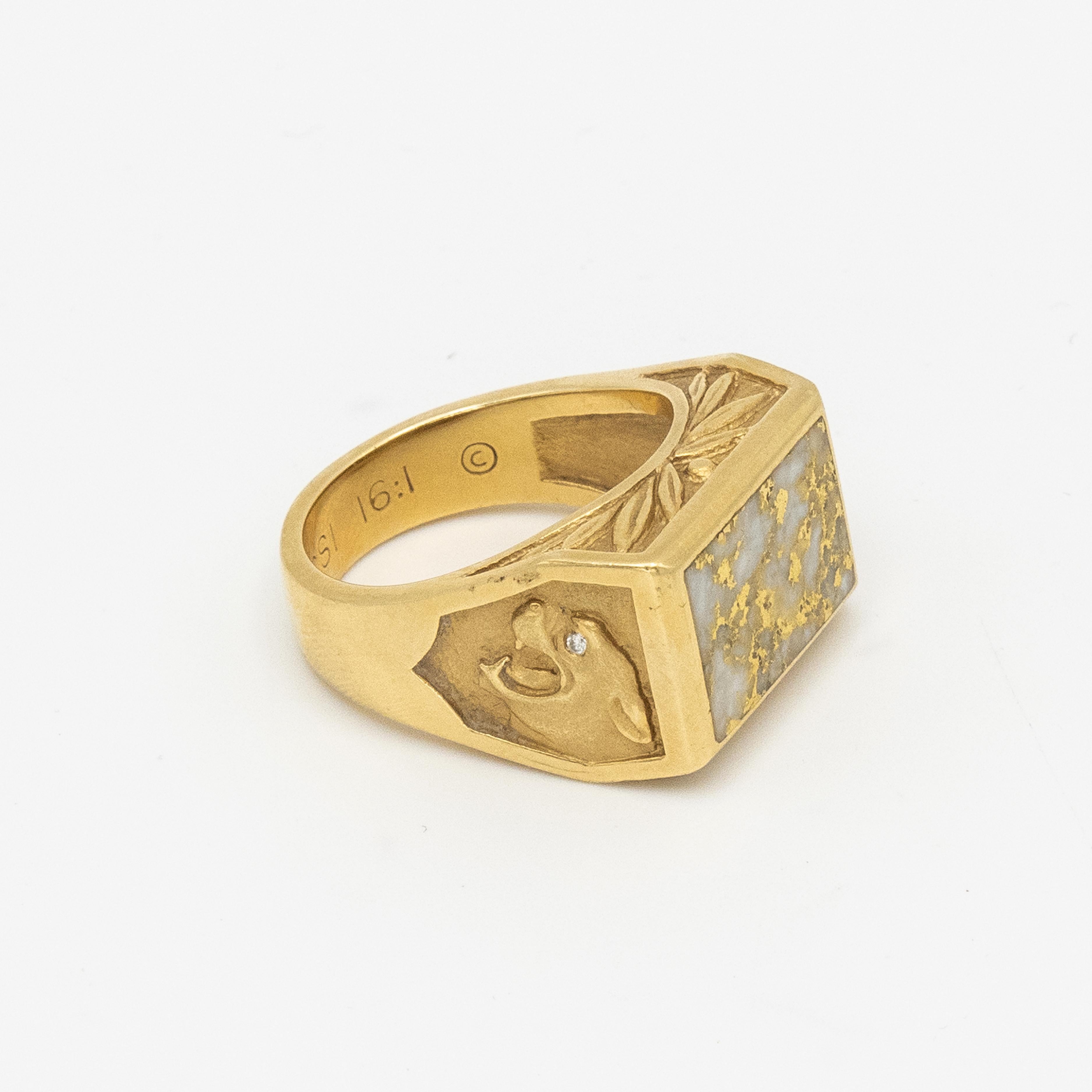 18K Yellow Gold Natural Gold-In-Quartz Men’s Ring with Diamond In Excellent Condition In New York, NY