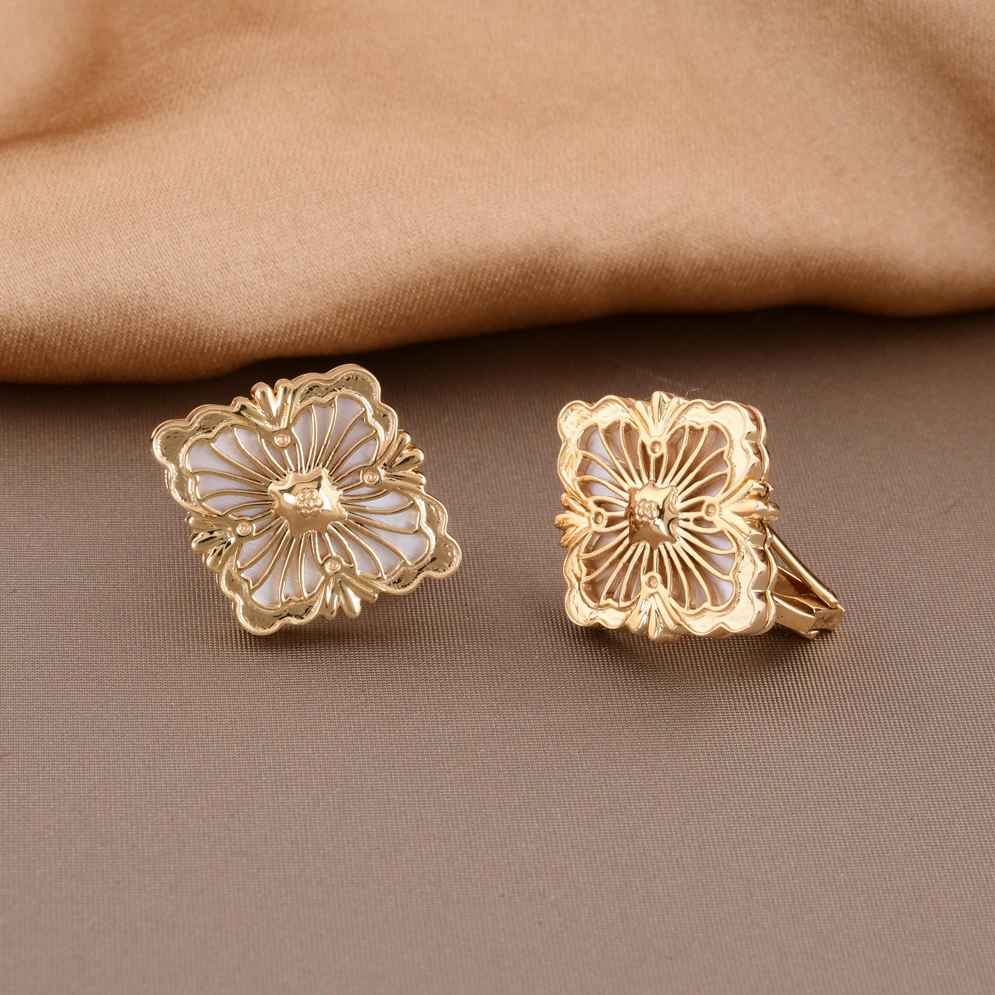 Item Code :- SEE-14636
Gross Wt. :- 10.92 gm
18k Yellow Gold Wt. :- 10.26 gm
Mother Of Pearl Wt. :- 3.31 Ct.
Earrings Size :- 18 mm approx.

✦ Sizing
.....................
We can adjust most items to fit your sizing preferences. Most items can be