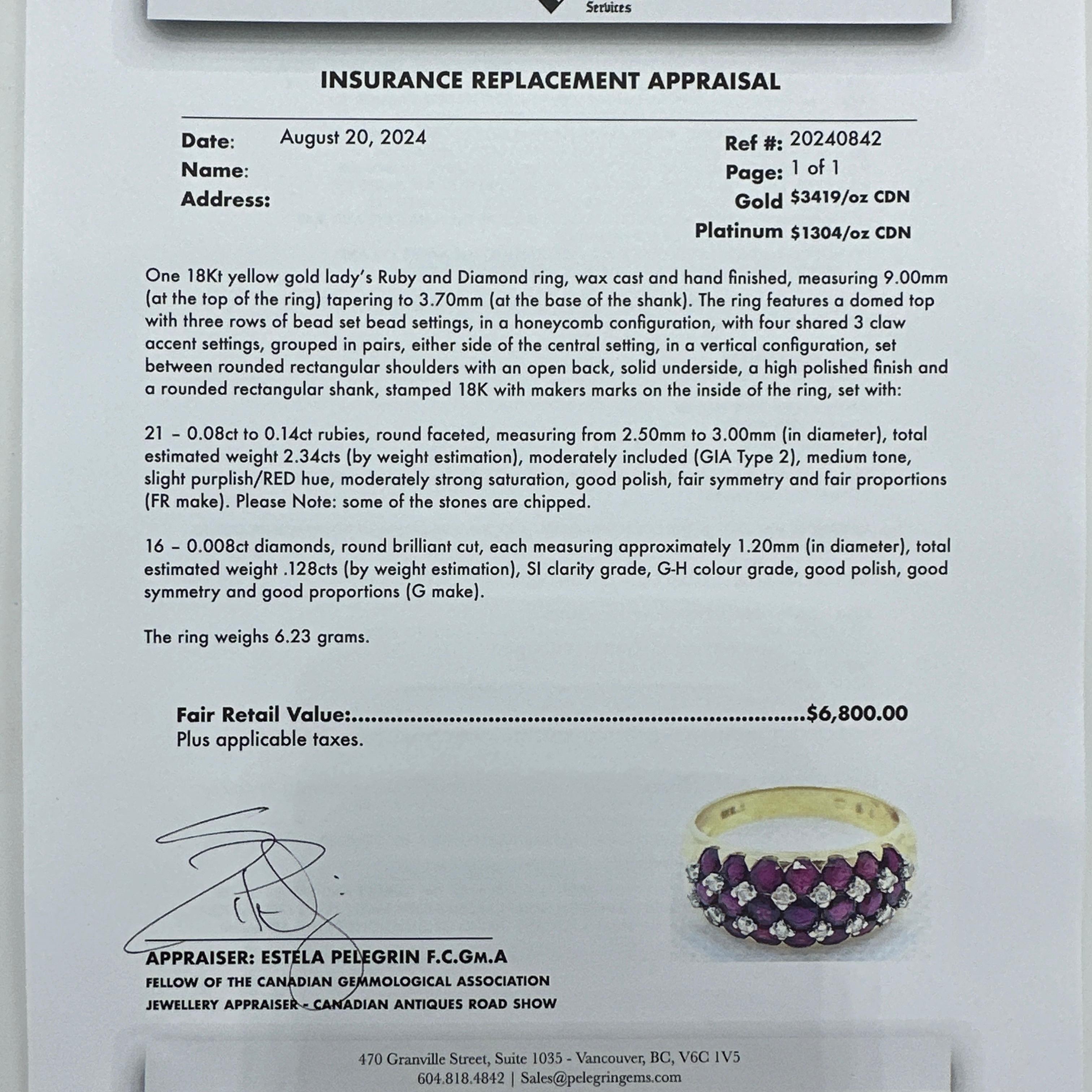 He aquí un precioso Anillo de Rubí Natural y Diamante de Oro Amarillo de 18k.

Este anillo contiene 21 rubíes facetados redondos naturales de 0,08 a 0,14 quilates, con un diámetro aproximado de 2,50 a 3,00 mm y un peso aproximado de 2,34 quilates.