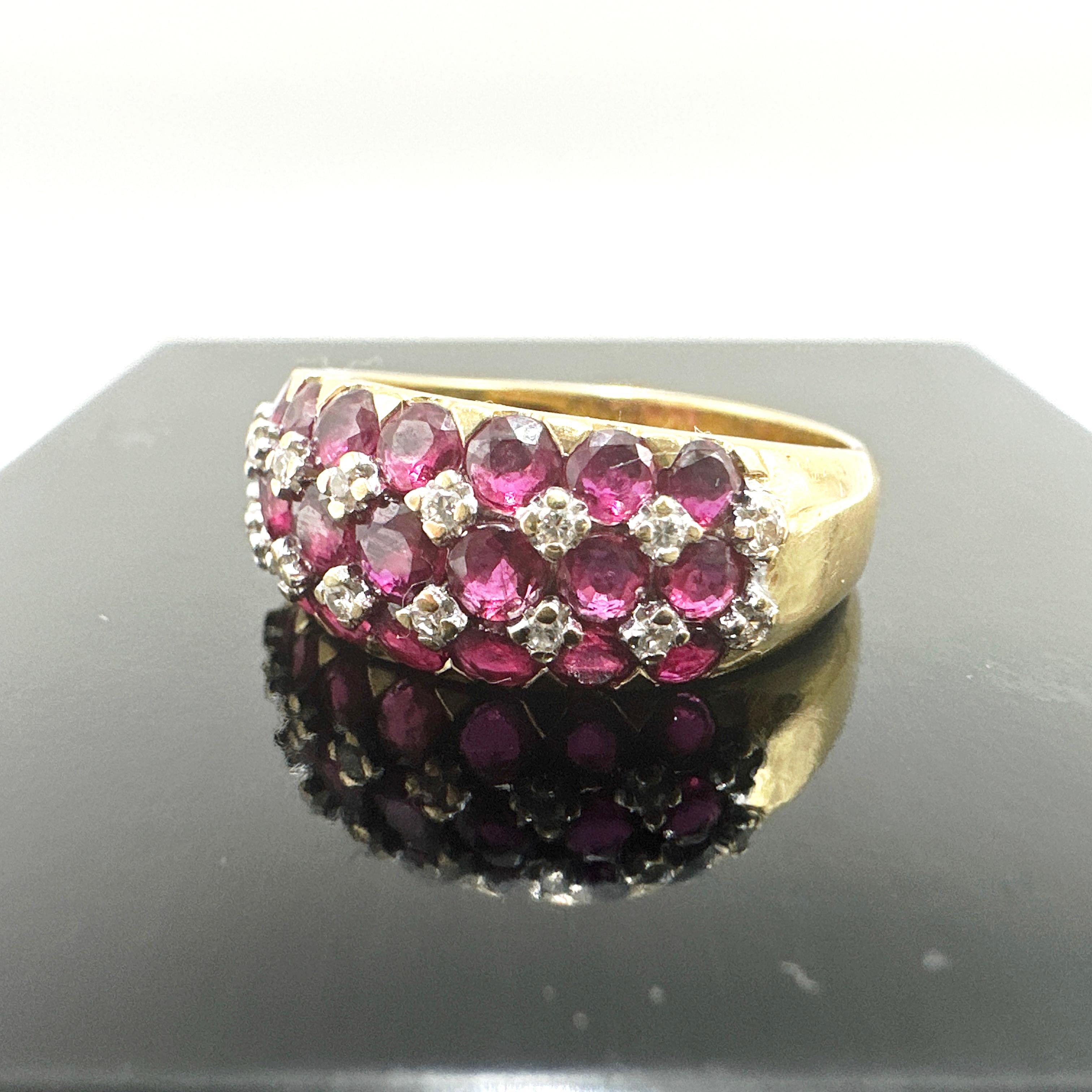 Anillo de oro amarillo de 18 quilates con rubí natural y diamantes 2,46 quilates en venta 4