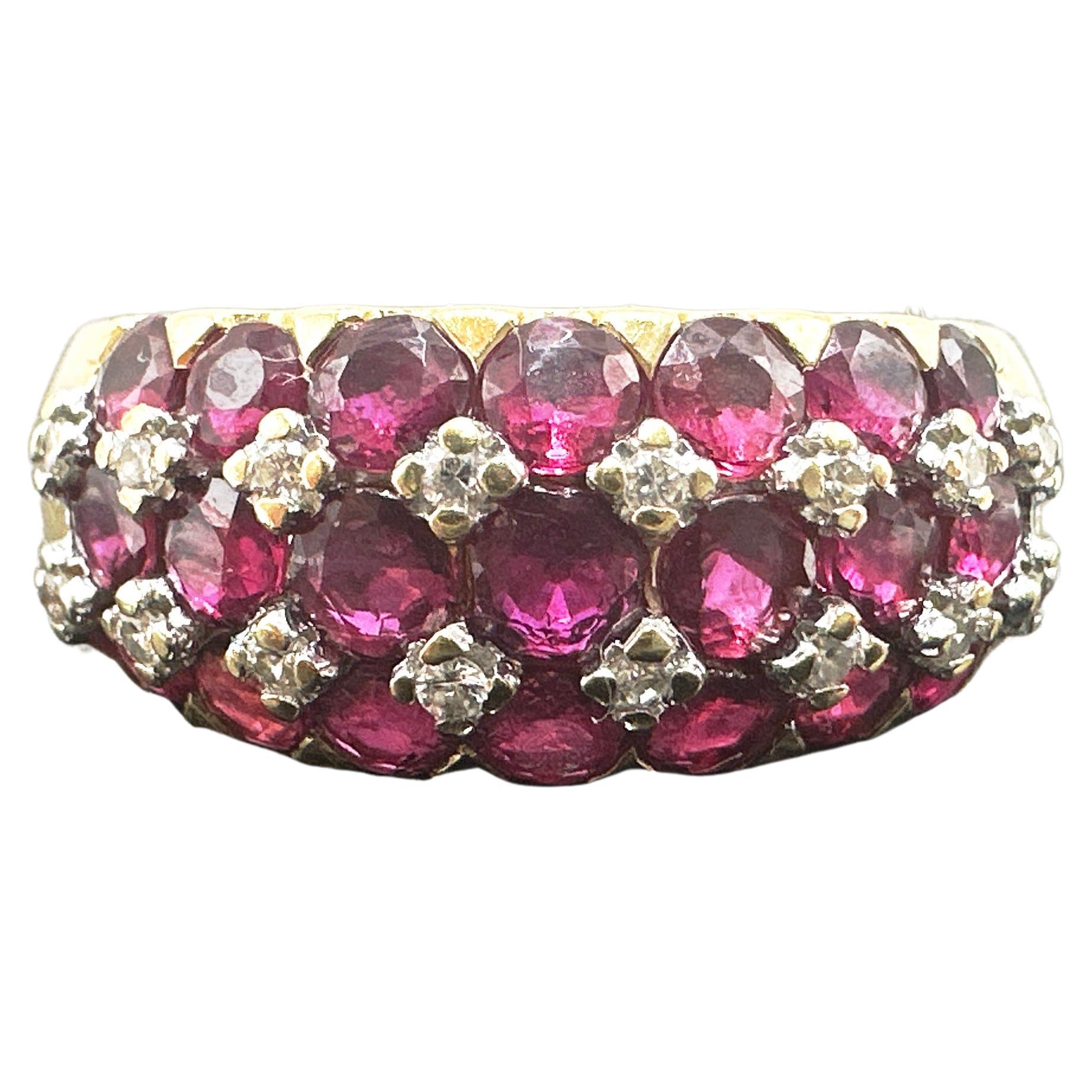 Anillo de oro amarillo de 18 quilates con rubí natural y diamantes 2,46 quilates en venta