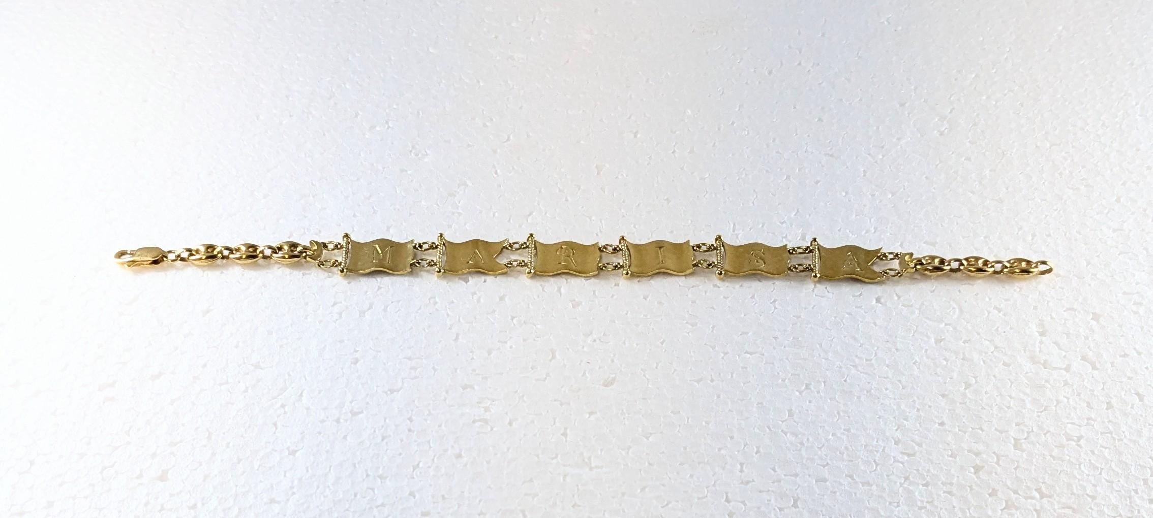 Bracelet drapeau nautique en or jaune 18 carats avec émail gravé au feu en vente 1