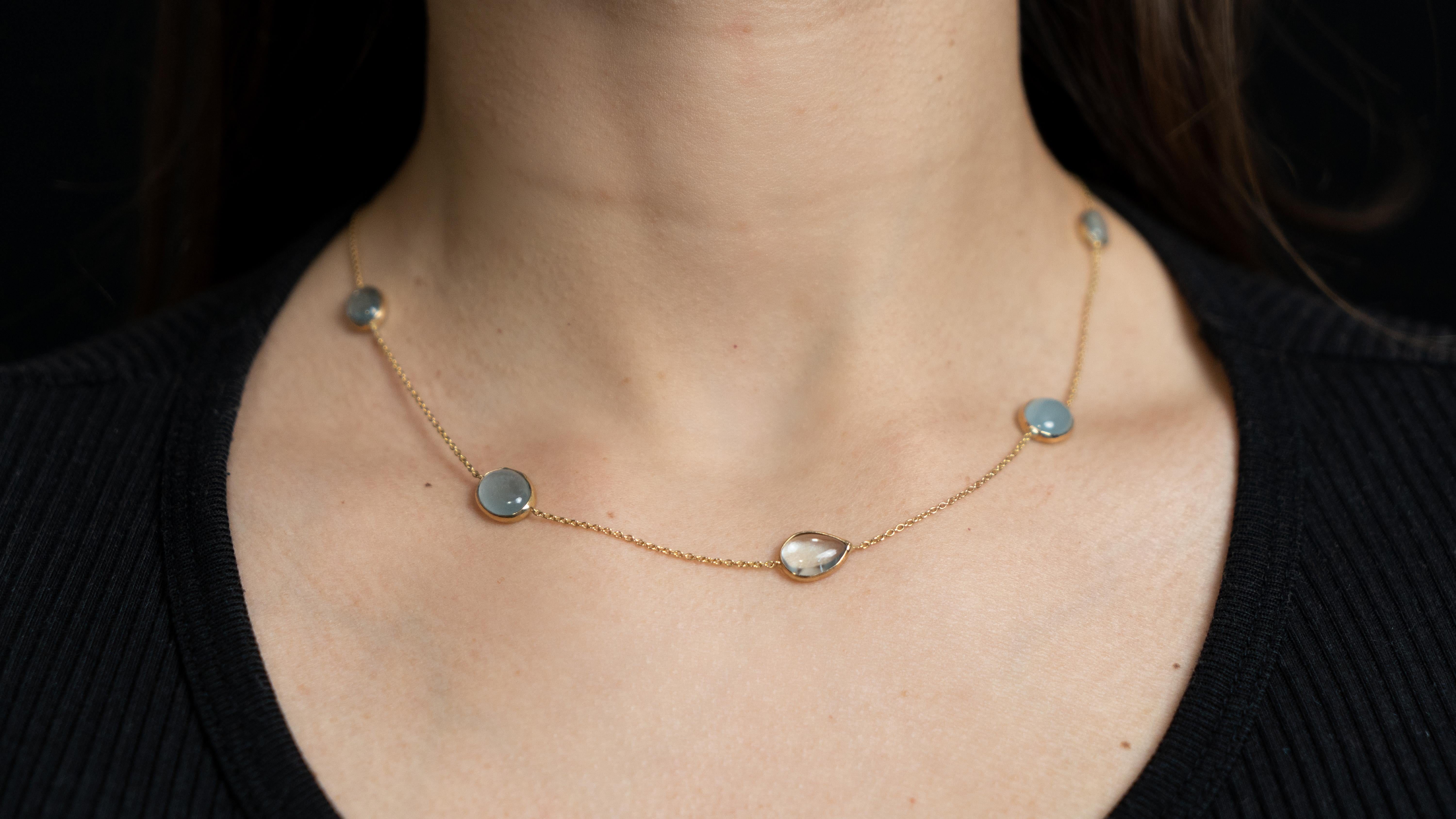 18 Karat Gelbgold Halskette mit Aquamarin-Cabochons von Marion Jeantet Damen im Angebot