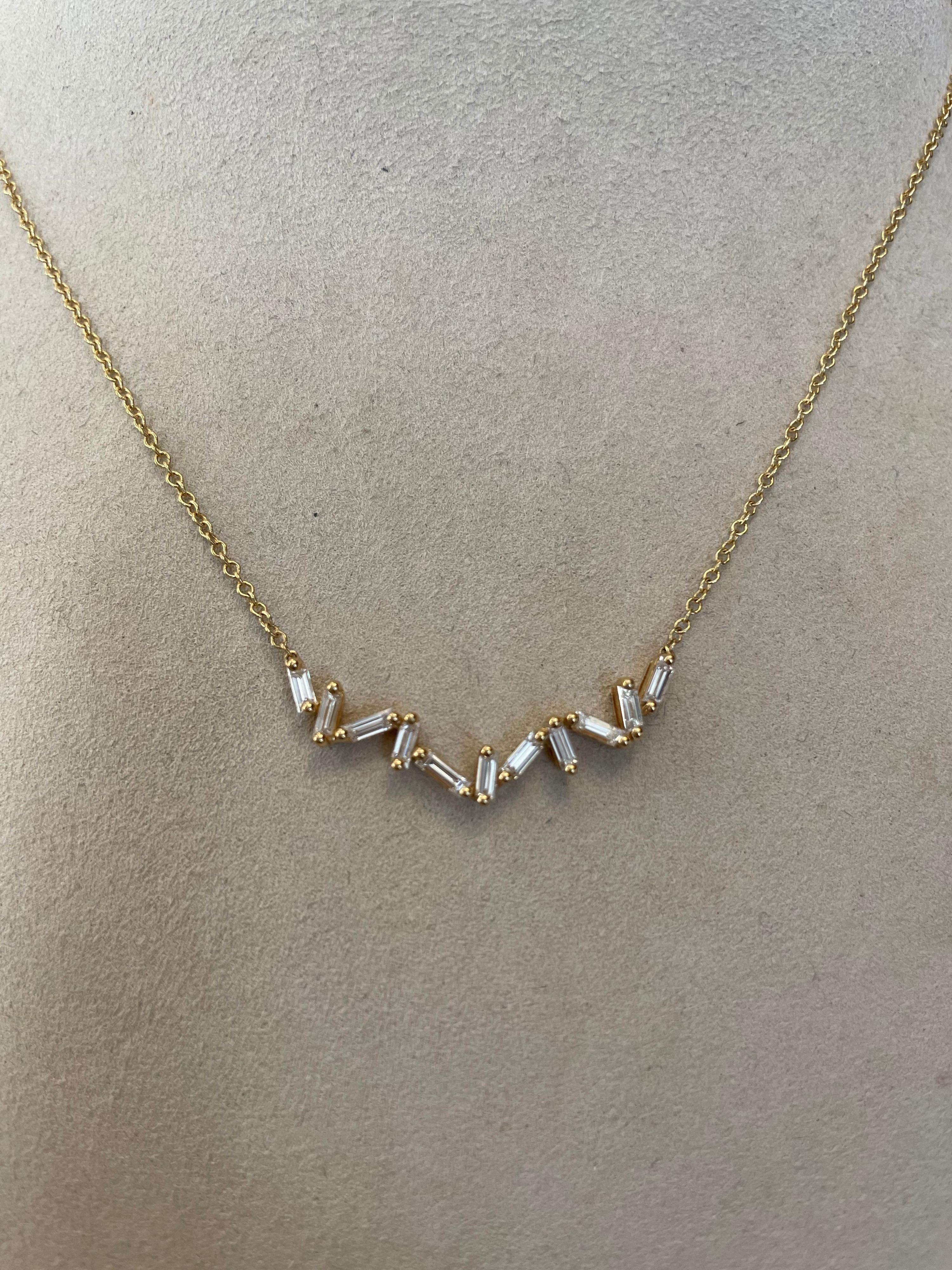 18 Karat Yellow Gold Necklace with 11 Straight Baguette Diamonds In New Condition For Sale In Chicago, IL