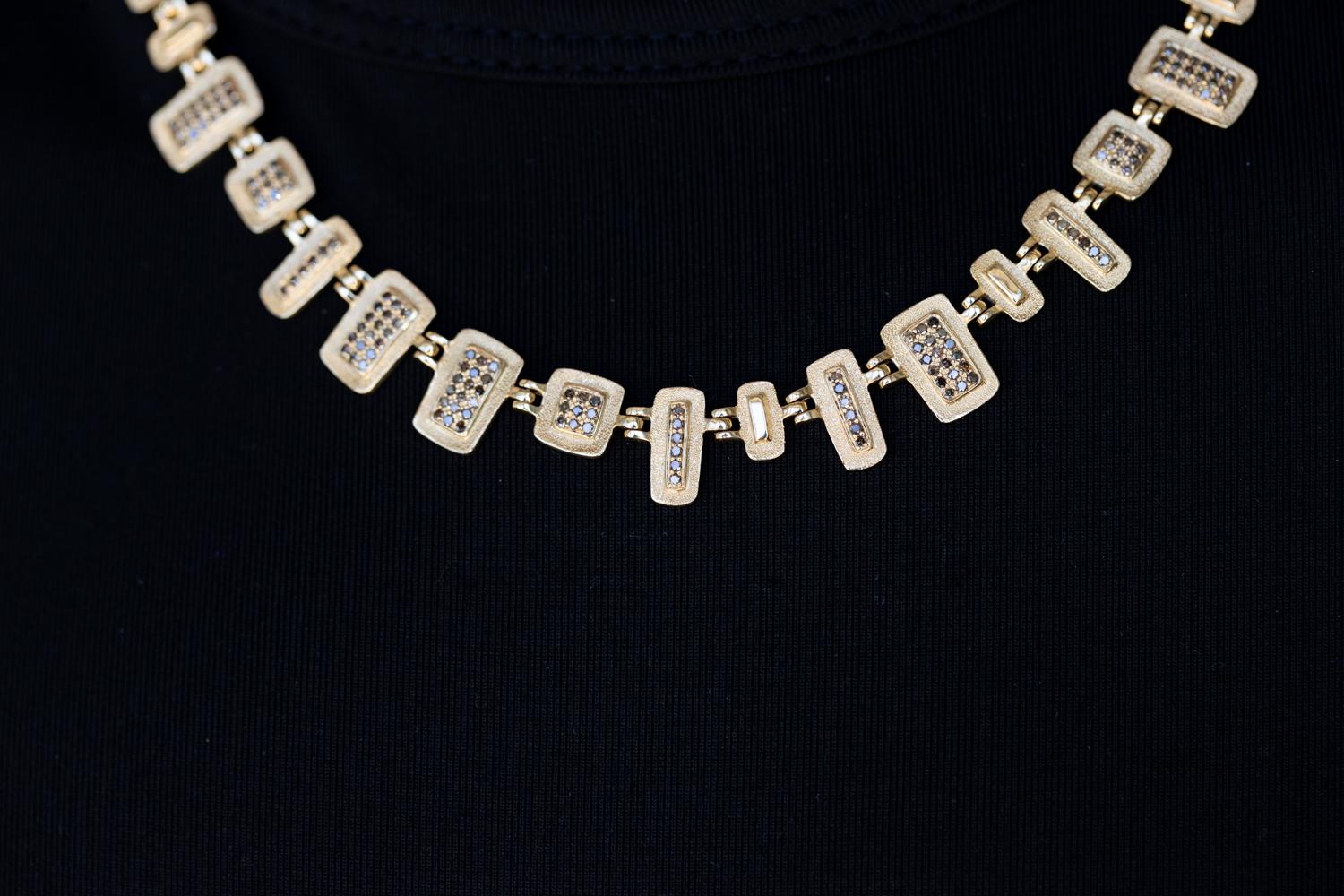 Taglio brillante Collana in oro giallo 18K con 342 diamanti brown di Audrius Kruli in vendita
