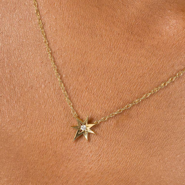 A Modern Gold Necklace that elegantly features a brilliant cut diamond, thoughtfully set in a unique and captivating design. Handcrafted in exquisite 18-carat gold, this everyday gold necklace serves as a versatile staple in your jewelry collection.