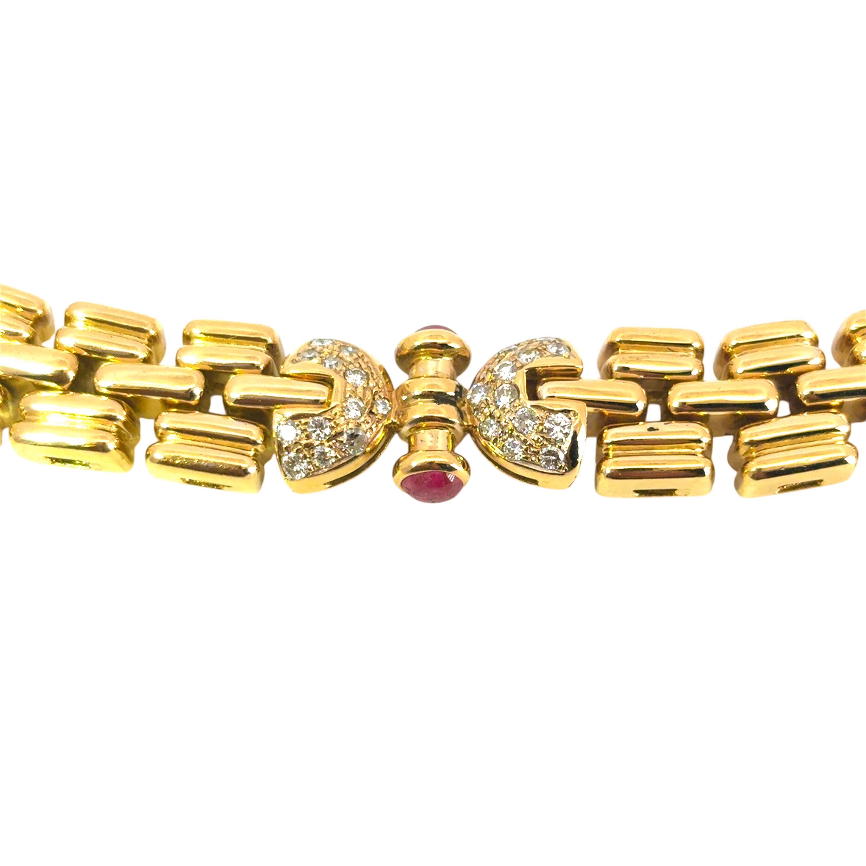 18 Karat Gelbgold Halskette mit Cabochon-Rubin-Saphir- und Smaragden und Diamanten im Zustand „Hervorragend“ im Angebot in Boca Raton, FL