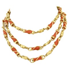Collana in oro giallo 18k con maglie di corallo - 31,7 grammi - 70 cm di lunghezza
