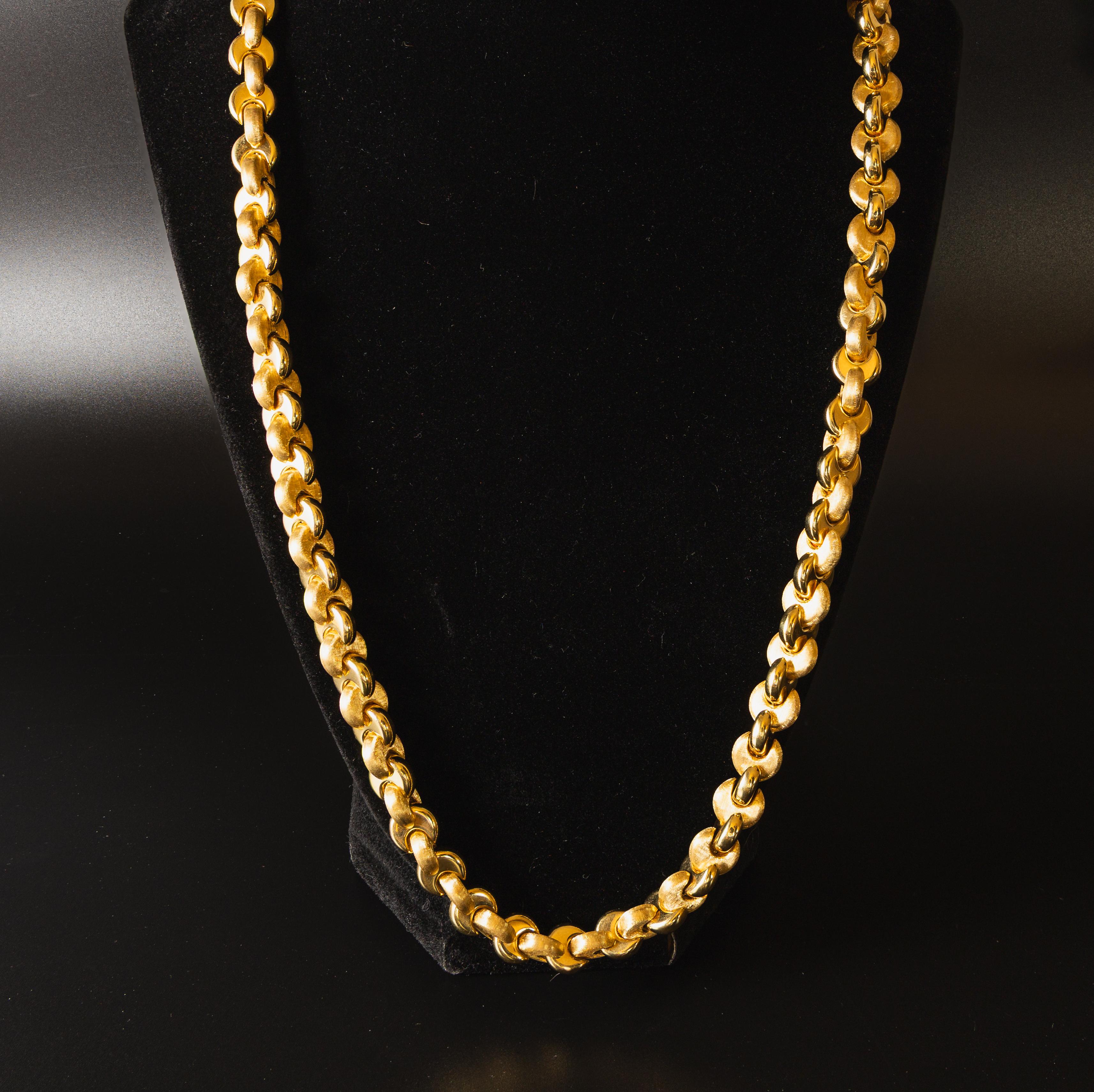 Collana in oro giallo 18 carati con A Link In condizioni buone in vendita a Bernardsville, NJ