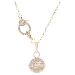 18k Yellow Gold Necklace with large Diamond-Encrusted Pendant and Clasp