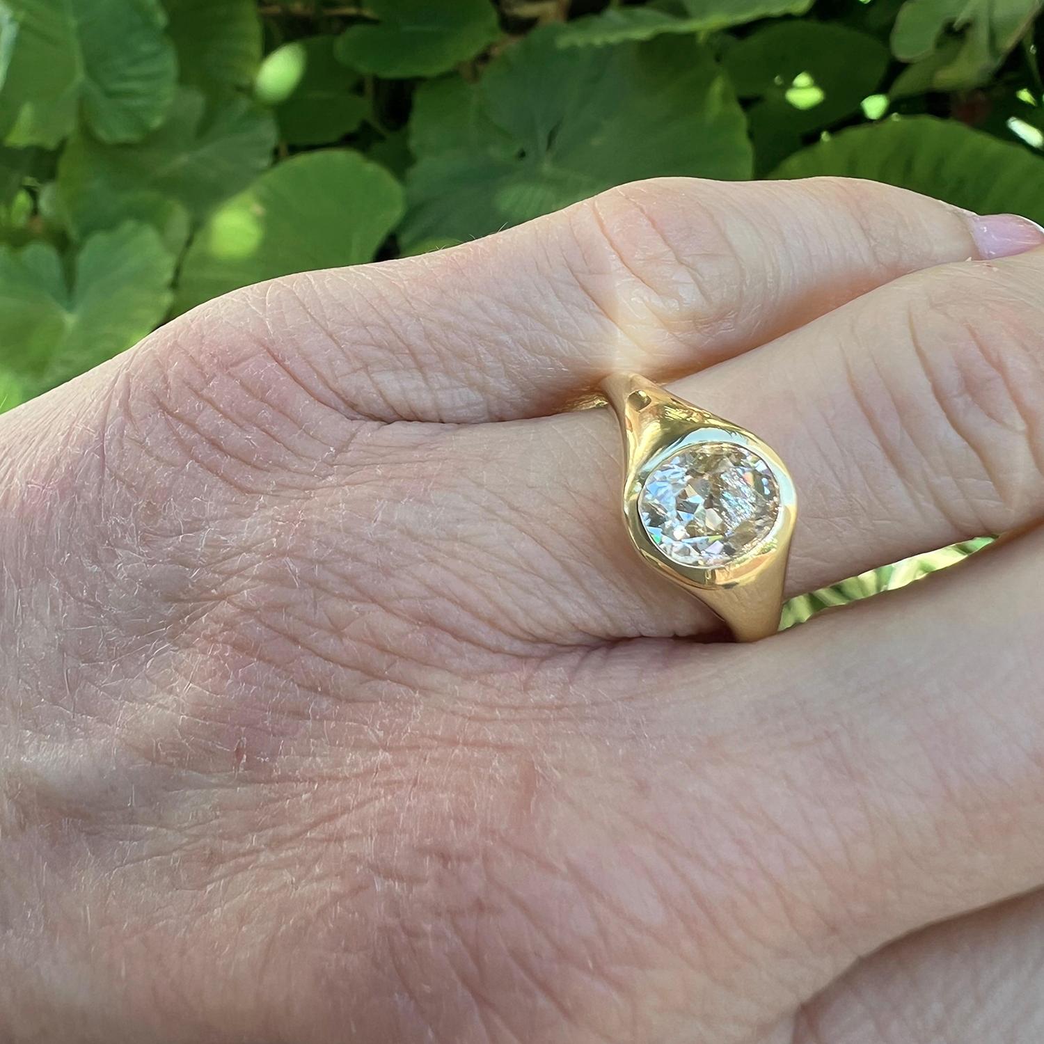 Women's or Men's 18k Yellow Gold Old Mine Cut Diamond Gypsy Ring For Sale