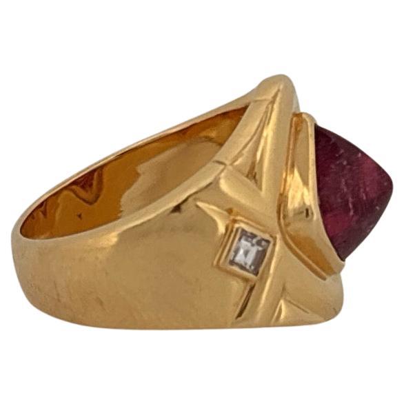 18K Gelbgold Omar Torres Cabochon Pink Turmalin & Diamant Ring (Carréeschliff) im Angebot