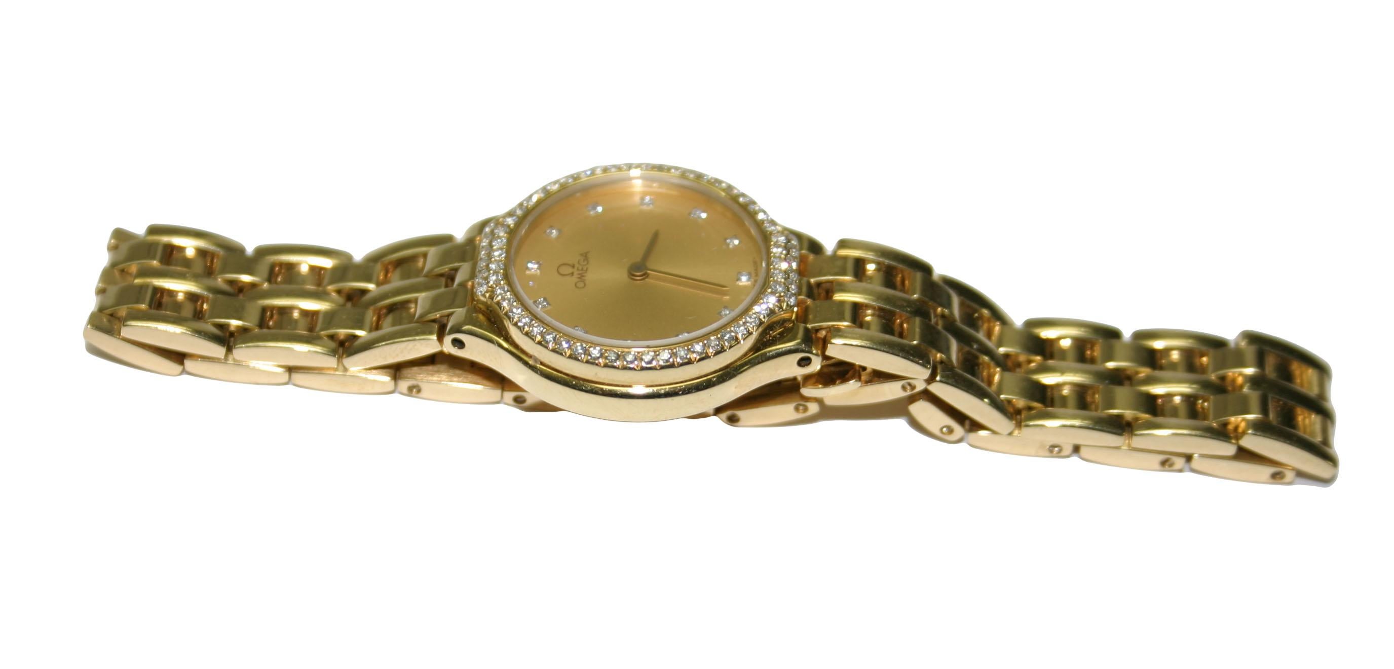Round Cut 18 Karat Yellow Gold Omega Womens Wristwatch Fits Wrist