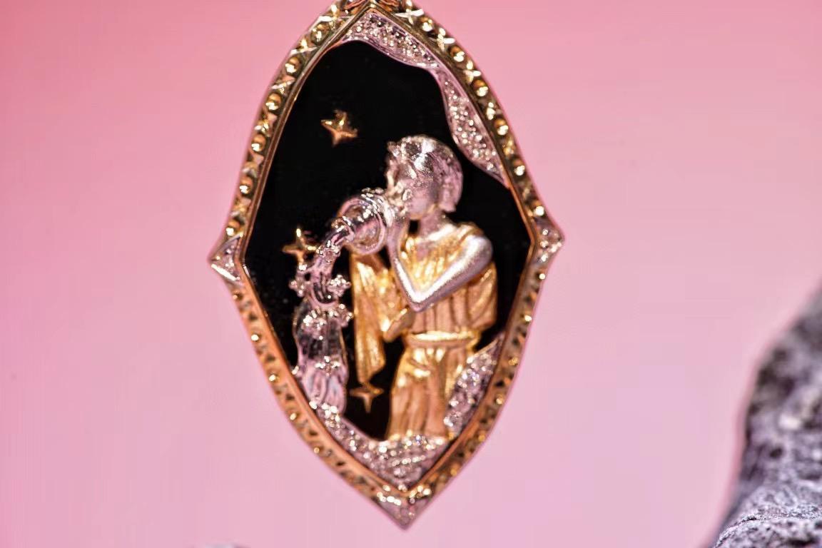 Pendentif Totem du Verseau en or jaune 18K Onyx et diamants Neuf - En vente à Kowloon, HK