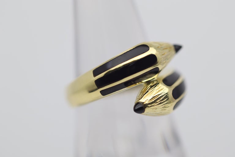 18k Yellow Gold Onyx Enamel Crossover Pencil Ring For Sale at 1stDibs