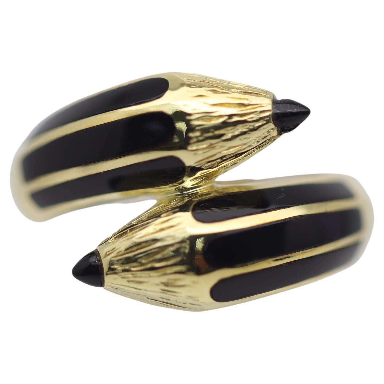 18k Yellow Gold Onyx Enamel Crossover Pencil Ring For Sale
