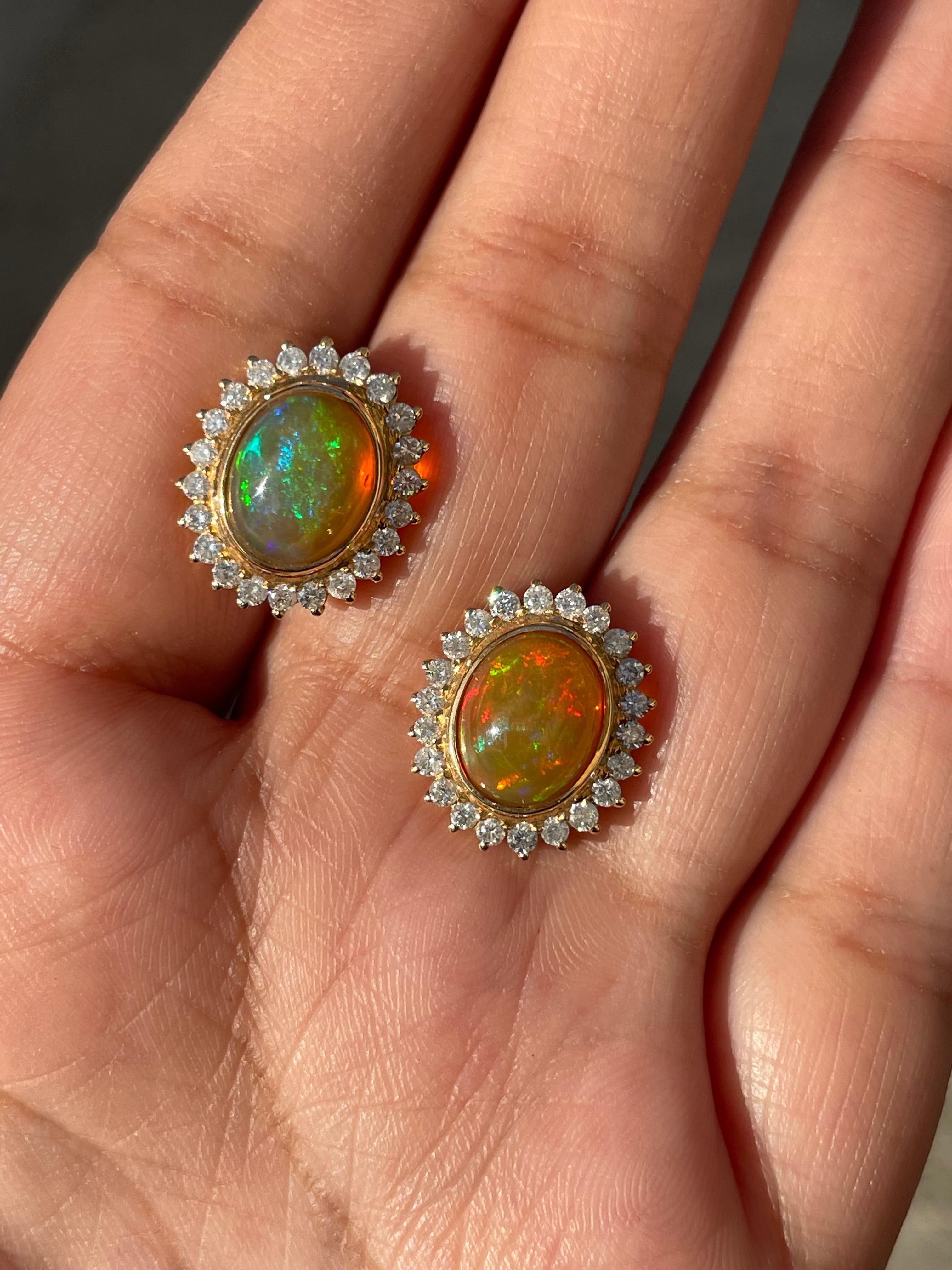 18K Yellow Gold Opal and Diamond Stud Earrings In New Condition For Sale In Houston, TX