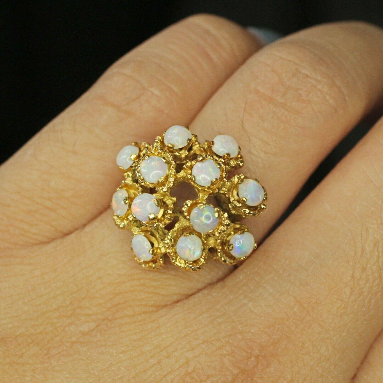 18 Karat Gelbgold Opal Cluster-Ring im Zustand „Hervorragend“ im Angebot in Los Angeles, CA