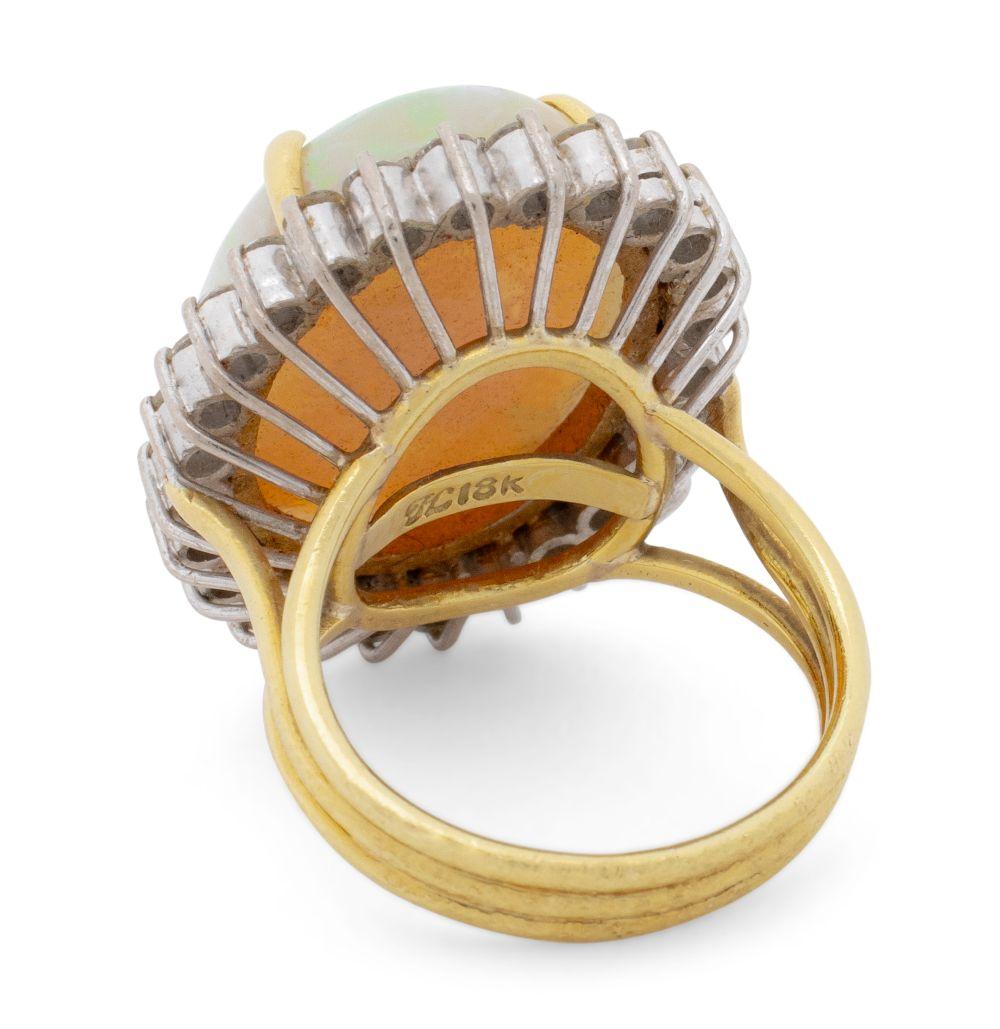 Anello con diamante e opale in oro giallo 18 carati in vendita 1