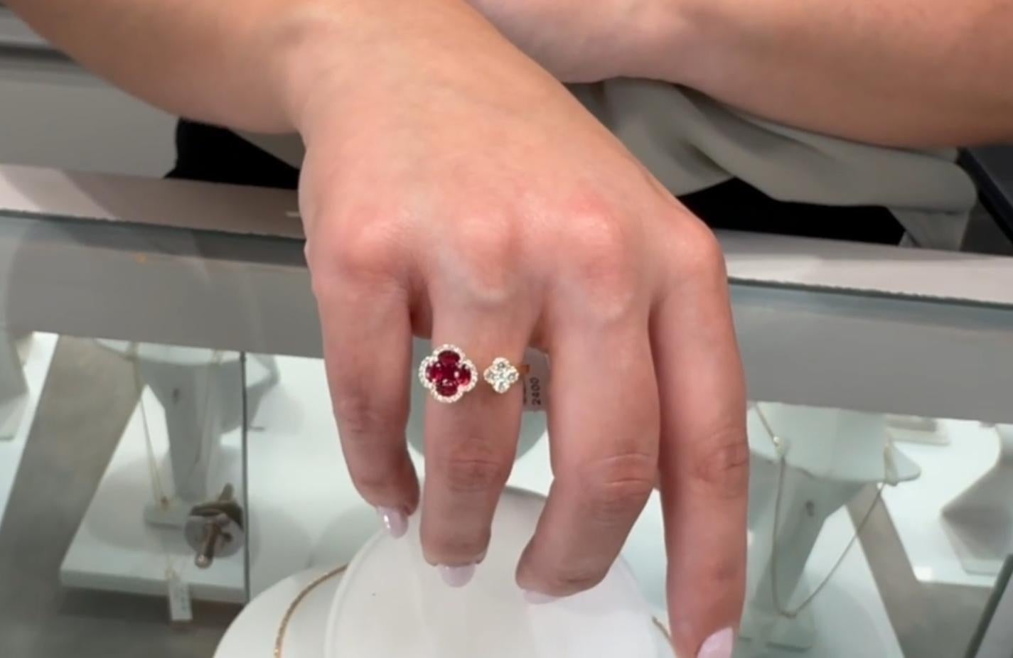 18K Yellow Gold Open Bypass Quatrefoil Ring with Ruby & Diamond For Sale 1