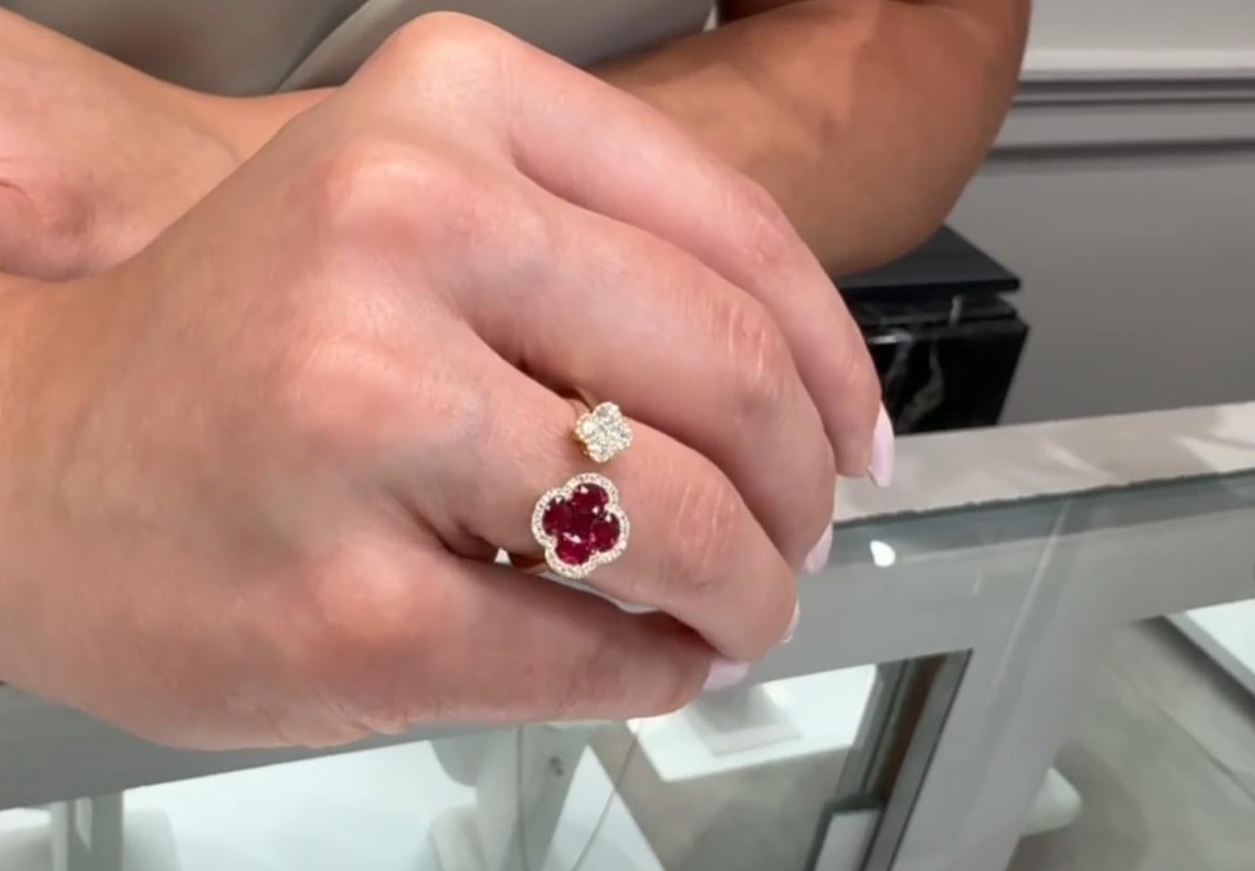 18K Yellow Gold Open Bypass Quatrefoil Ring with Ruby & Diamond For Sale 2