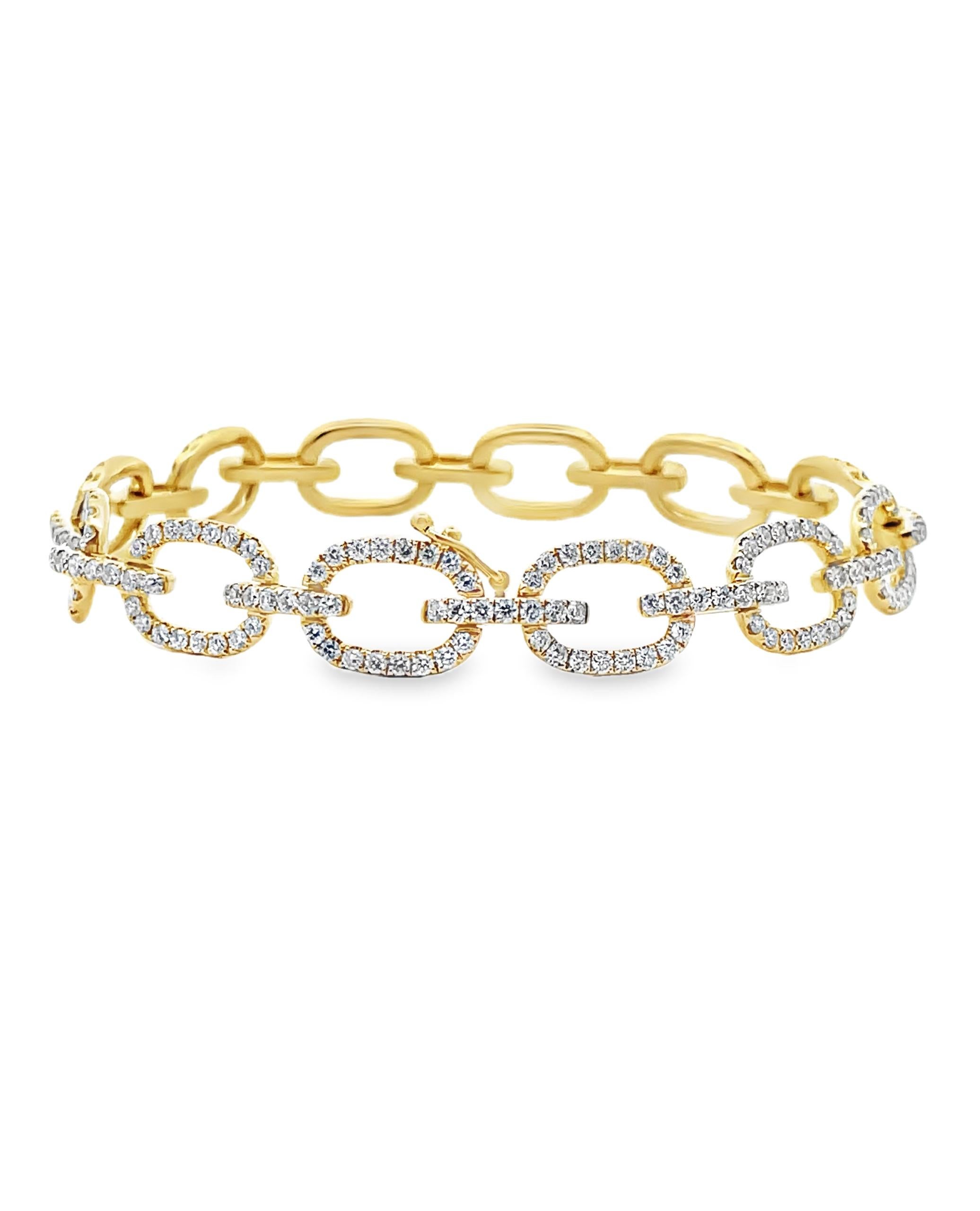 Contemporary 18K Yellow Gold Open Link Diamond Bracelet For Sale