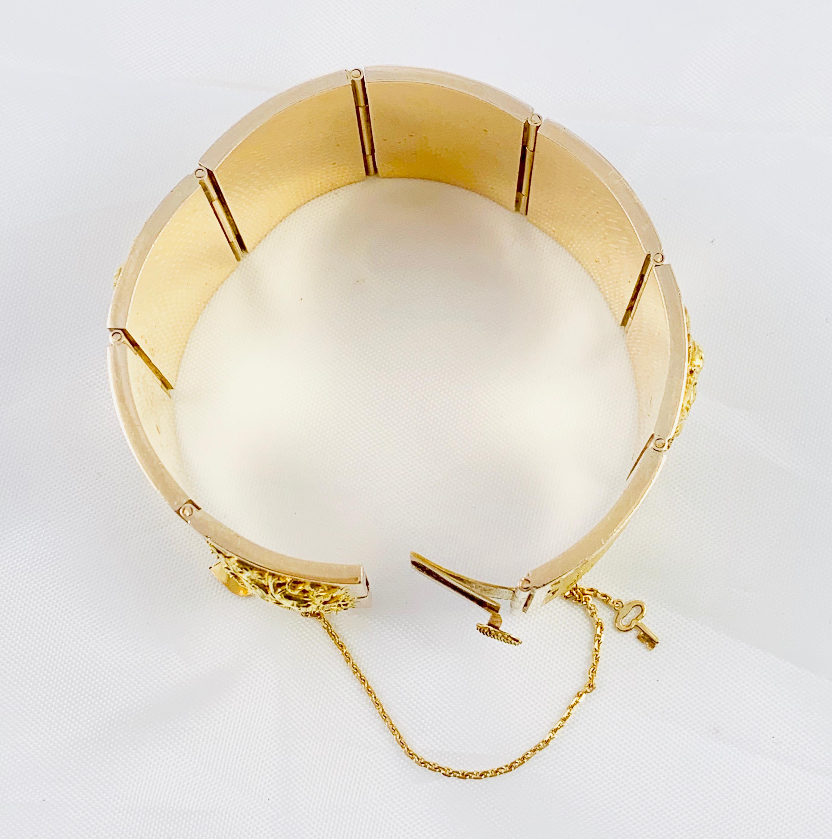 18 Karat Yellow Gold Oriental Design 8 Section, Plaque Bracelet 4