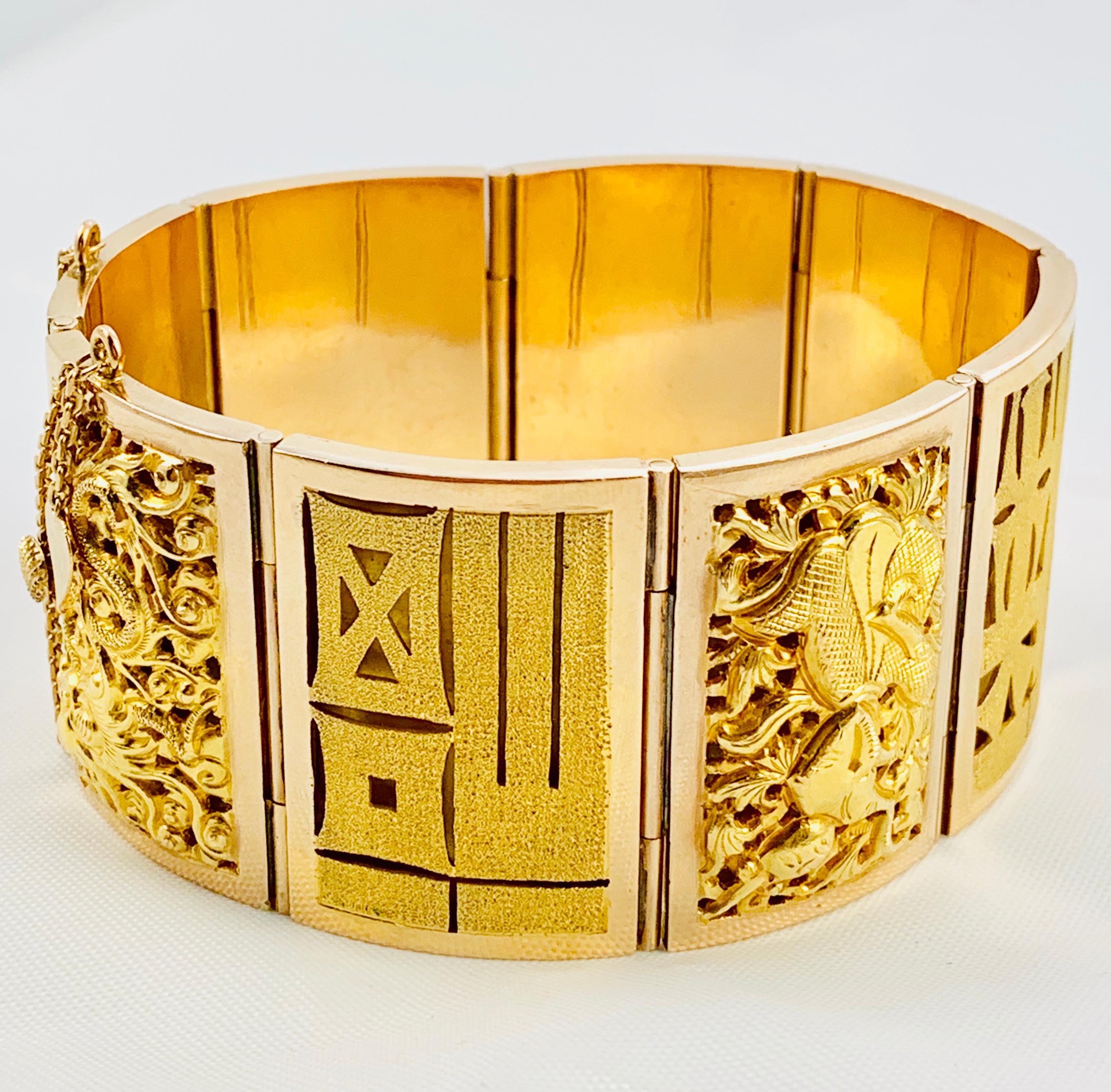 Modern 18 Karat Yellow Gold Oriental Design 8 Section, Plaque Bracelet