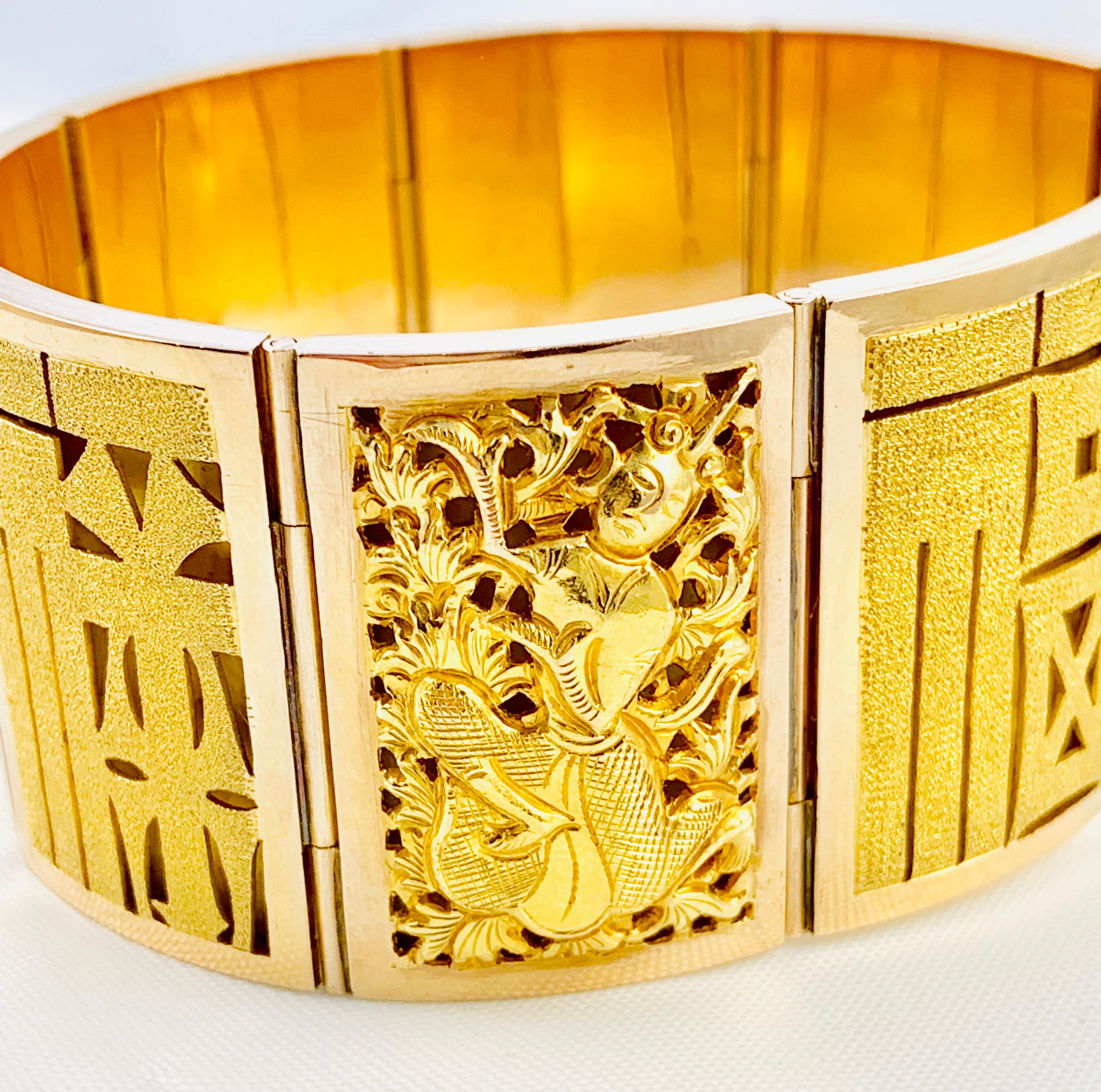 Women's 18 Karat Yellow Gold Oriental Design 8 Section, Plaque Bracelet