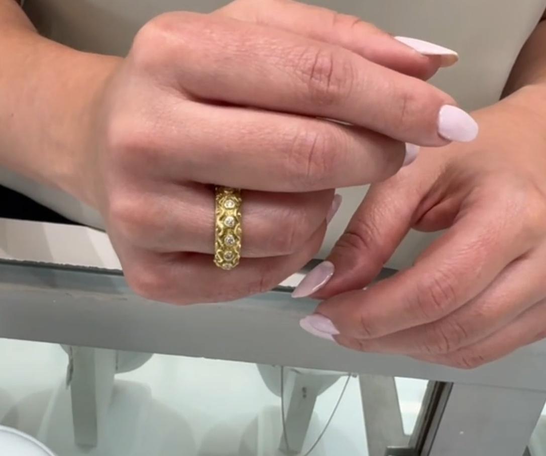Women's Ornate Band Ring with Round Diamonds Evenly Spaced in 18K Yellow Gold, Size 7 For Sale