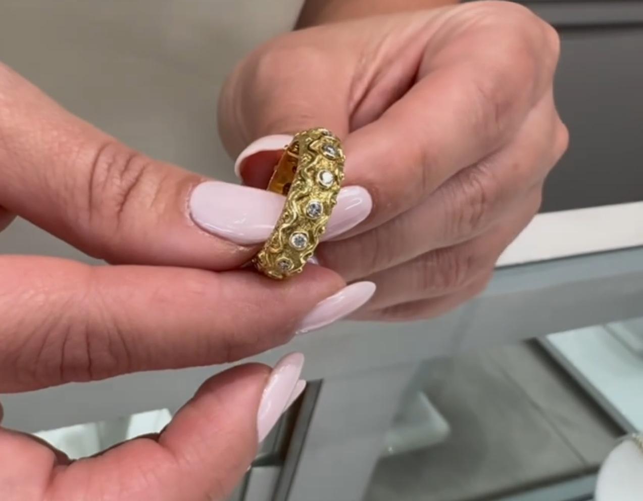 Ornate Band Ring with Round Diamonds Evenly Spaced in 18K Yellow Gold, Size 7 For Sale 1