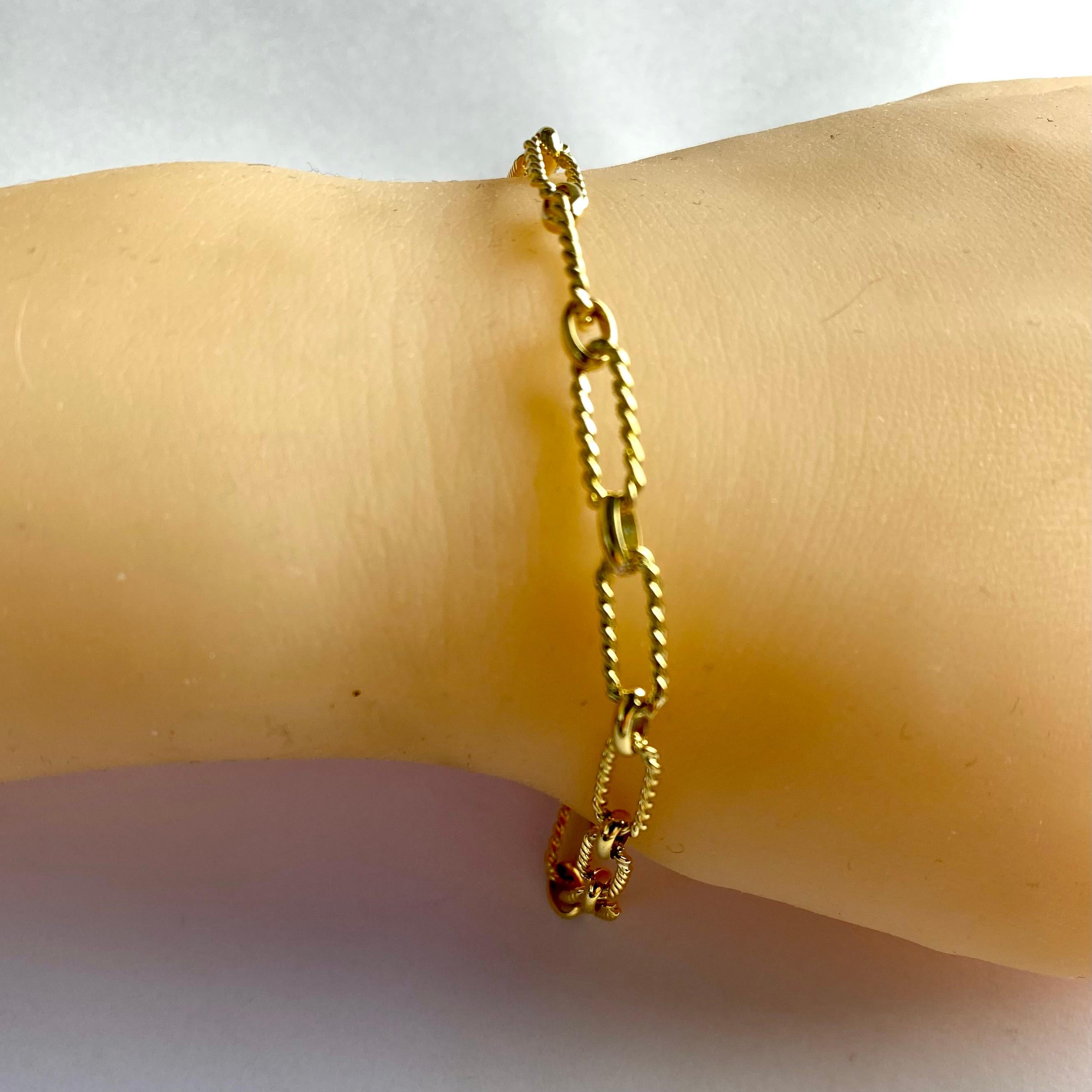 18K Yellow Gold Oval Beaded Link Bracelet In Good Condition For Sale In New York, NY