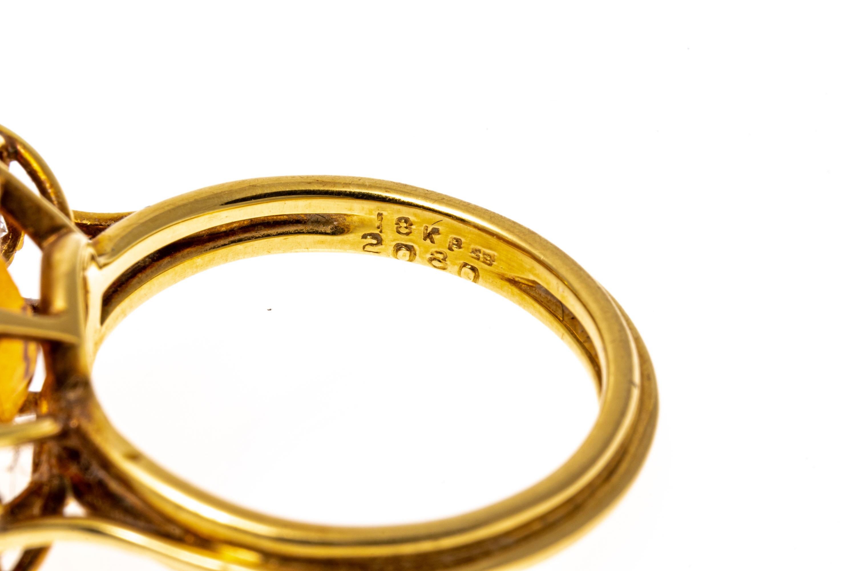 Bague en or jaune 18 carats, citrine ovale, « App. 7,96 carats » et diamants gradués Bon état - En vente à Fairfield, CT