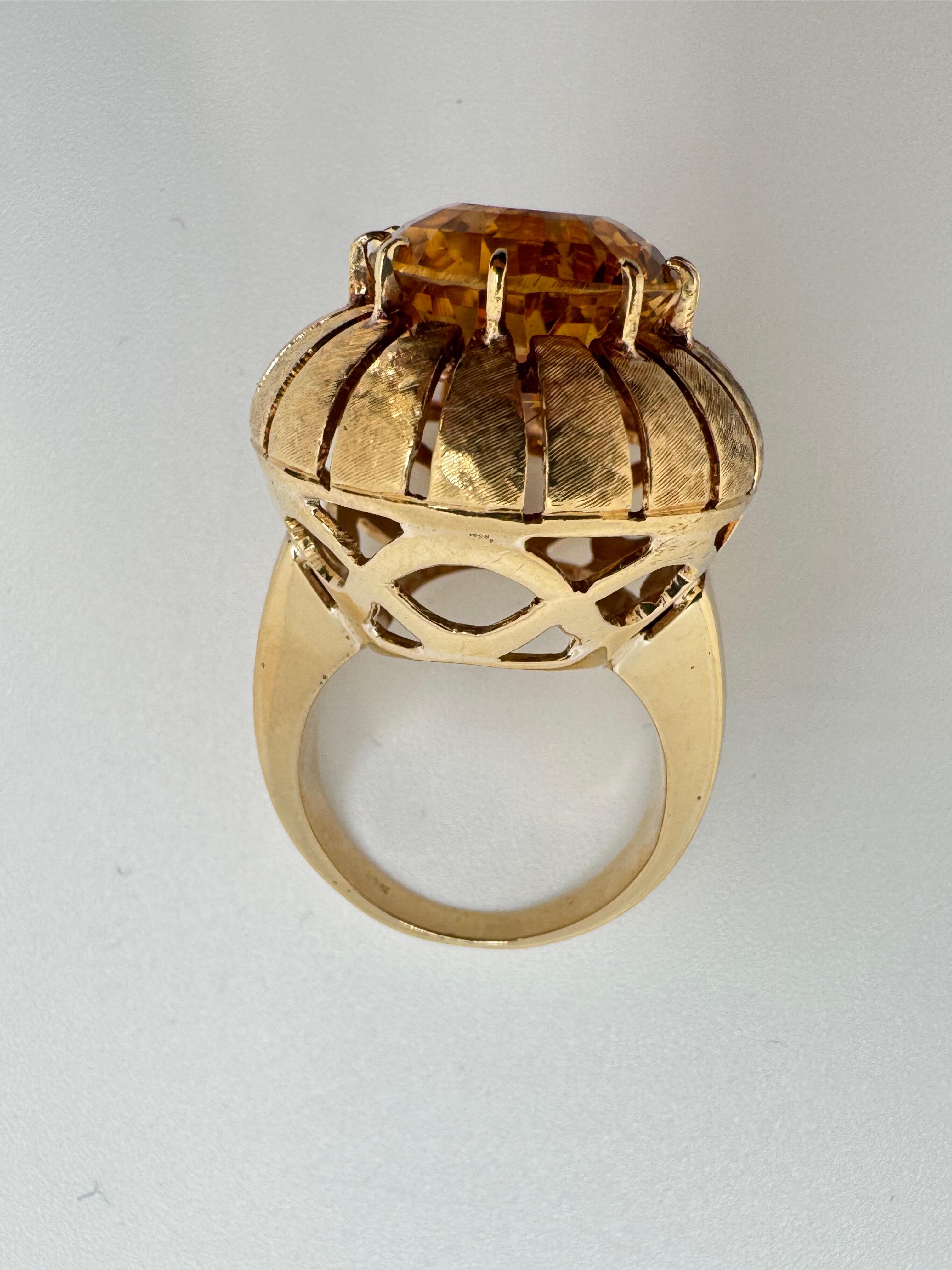 Donna 18K Yellow Gold Oval Citrine Free-Form Statement Ring – Size 6.25” in vendita