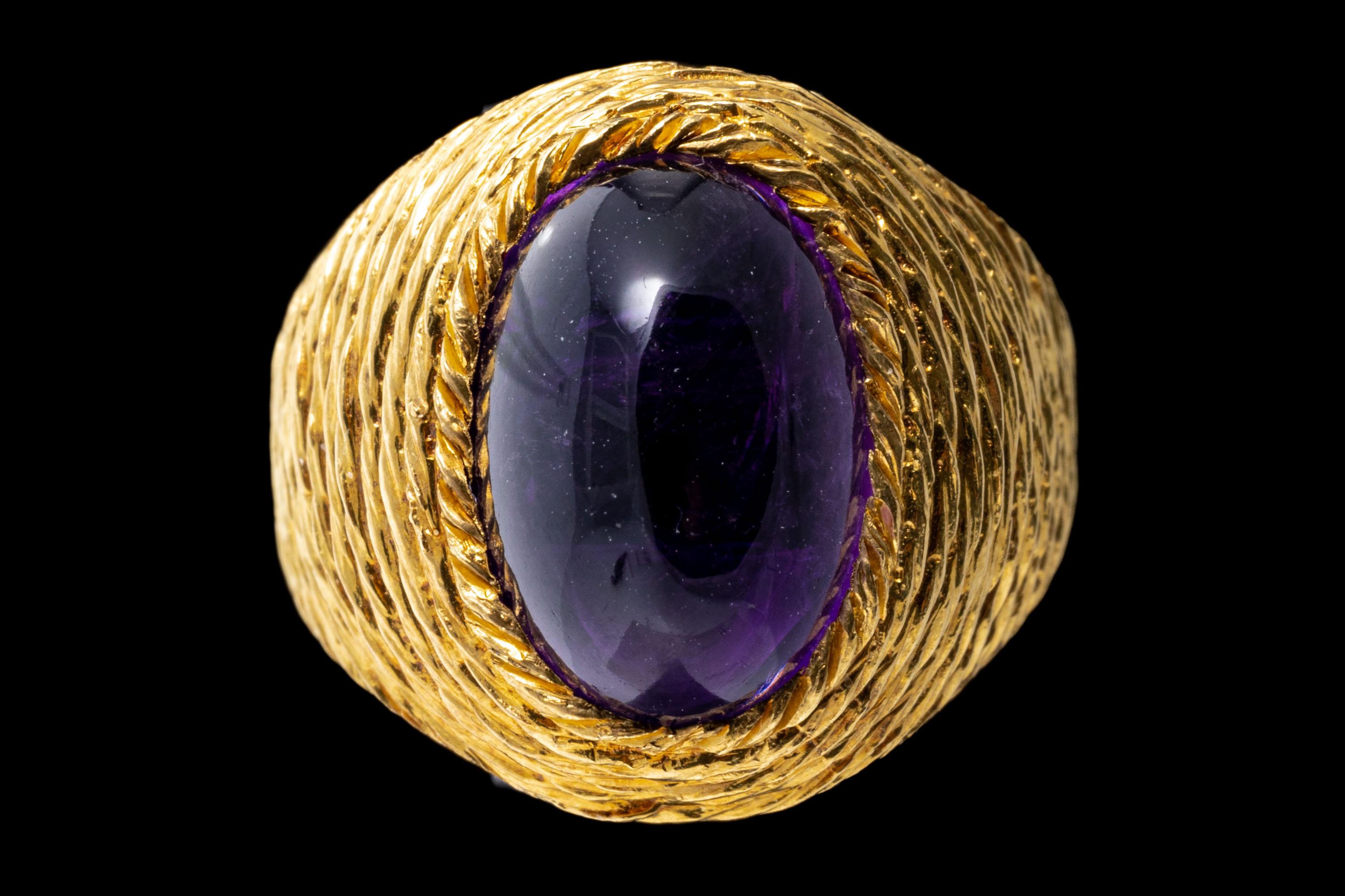 Women's 18k Yellow Gold Oval Dark Purple Cabachon Amethyst (App. 4.2 CTS) Rope Finished For Sale