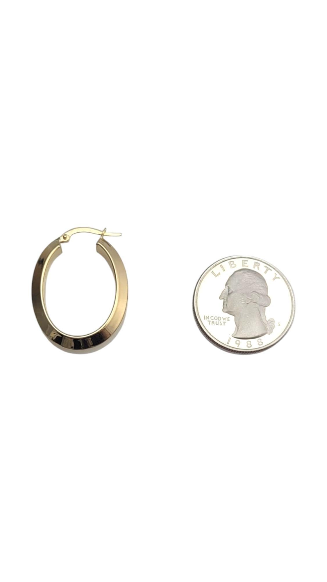 18K Yellow Gold Oval Hoop Earrings #21093 For Sale 1