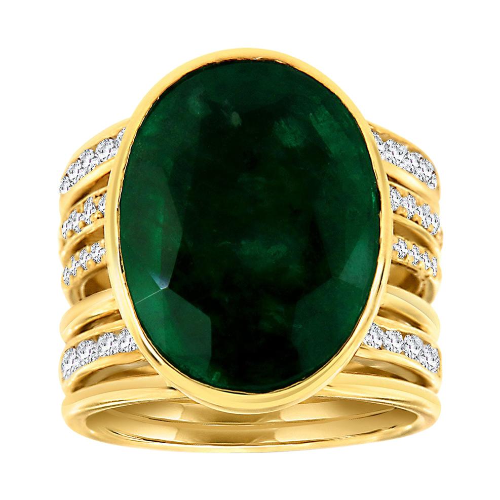 GIA Certified 11.85 Carat Oval Green Emerald 18k Yellow Gold Diamond Ring  For Sale
