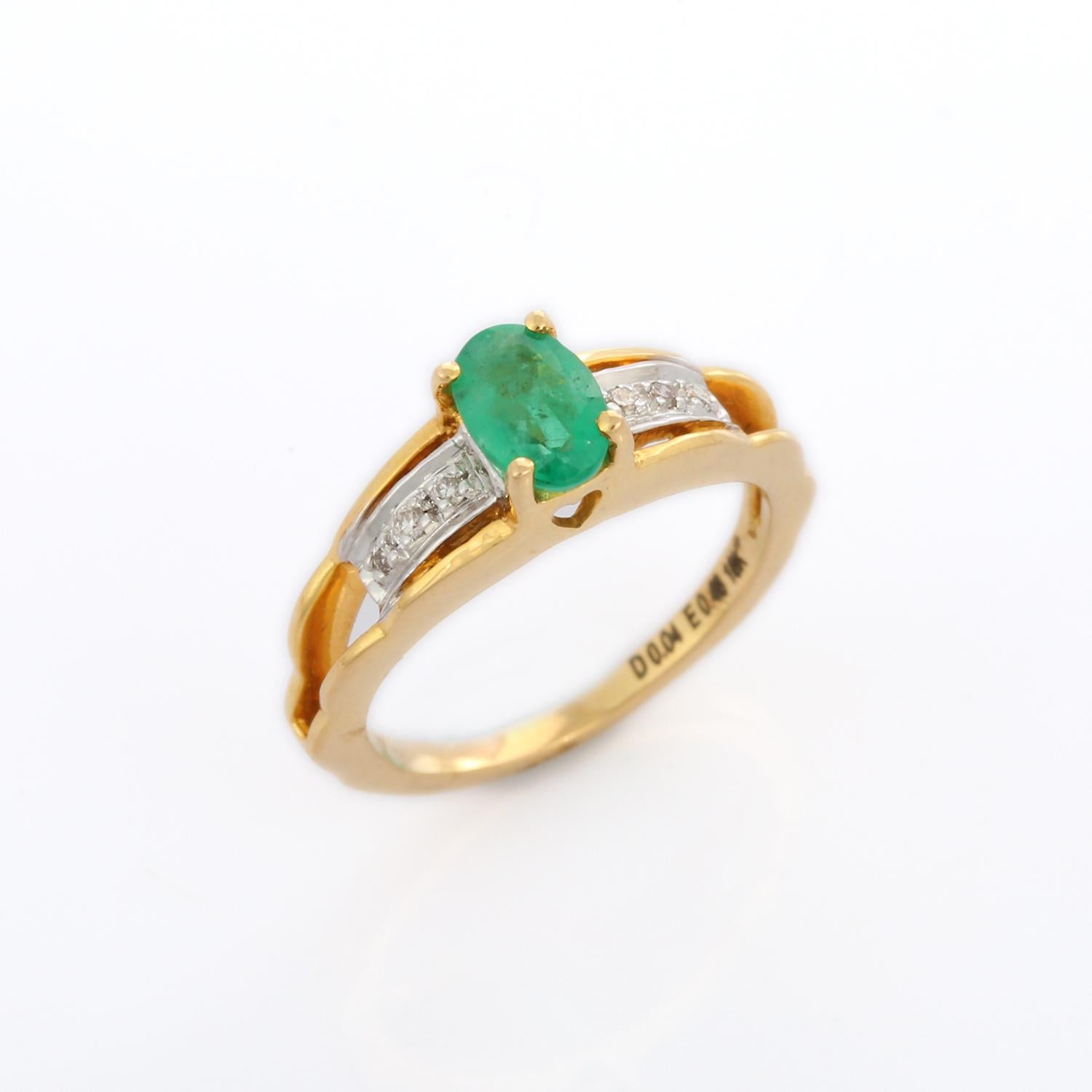 For Sale:  18K Yellow Gold Oval Shaped Emerald Ring with Diamonds 8