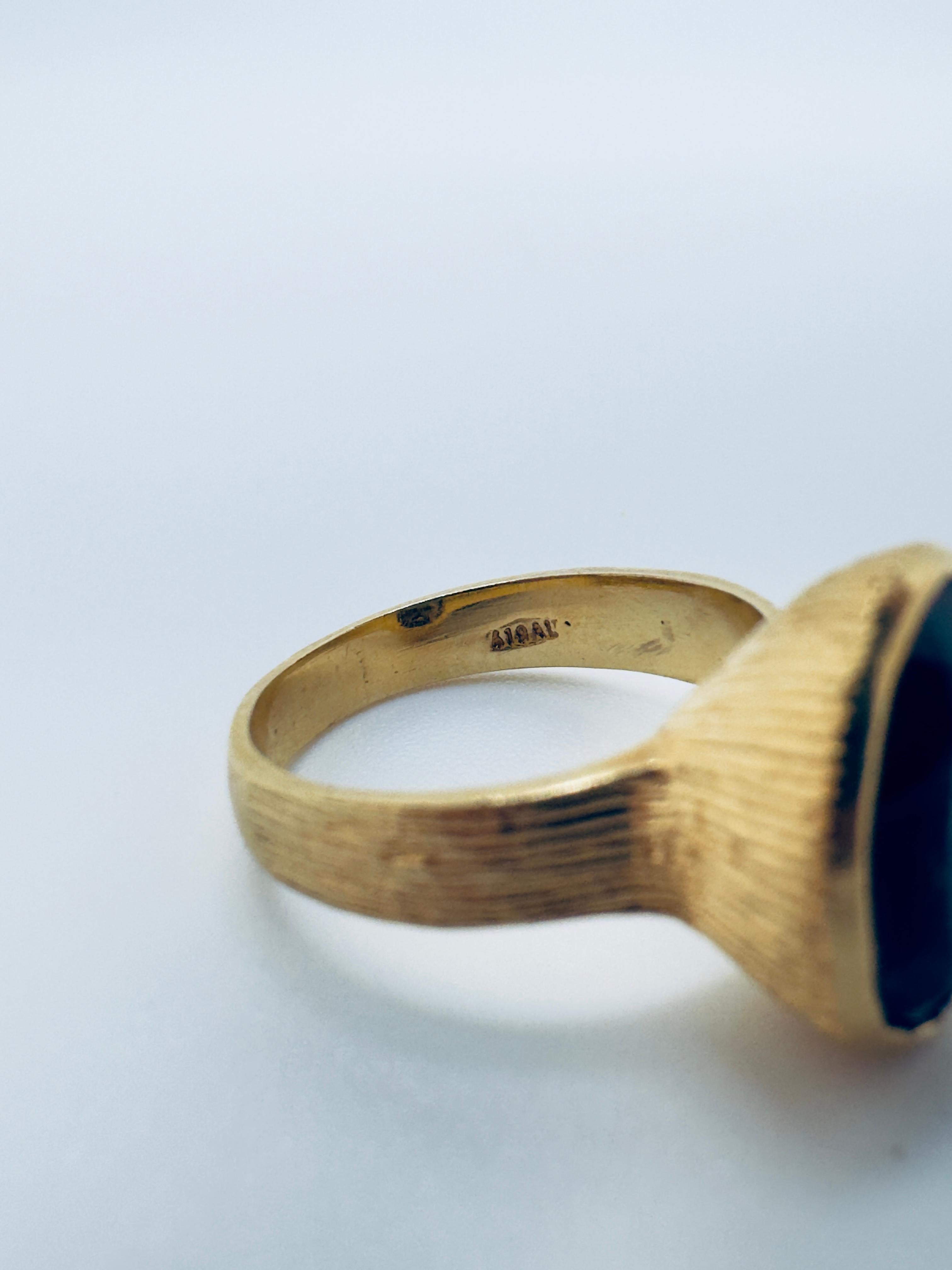 Bague texturée en or jaune 18 carats avec topaze fumée ovale Bon état - En vente à Palm Desert, CA