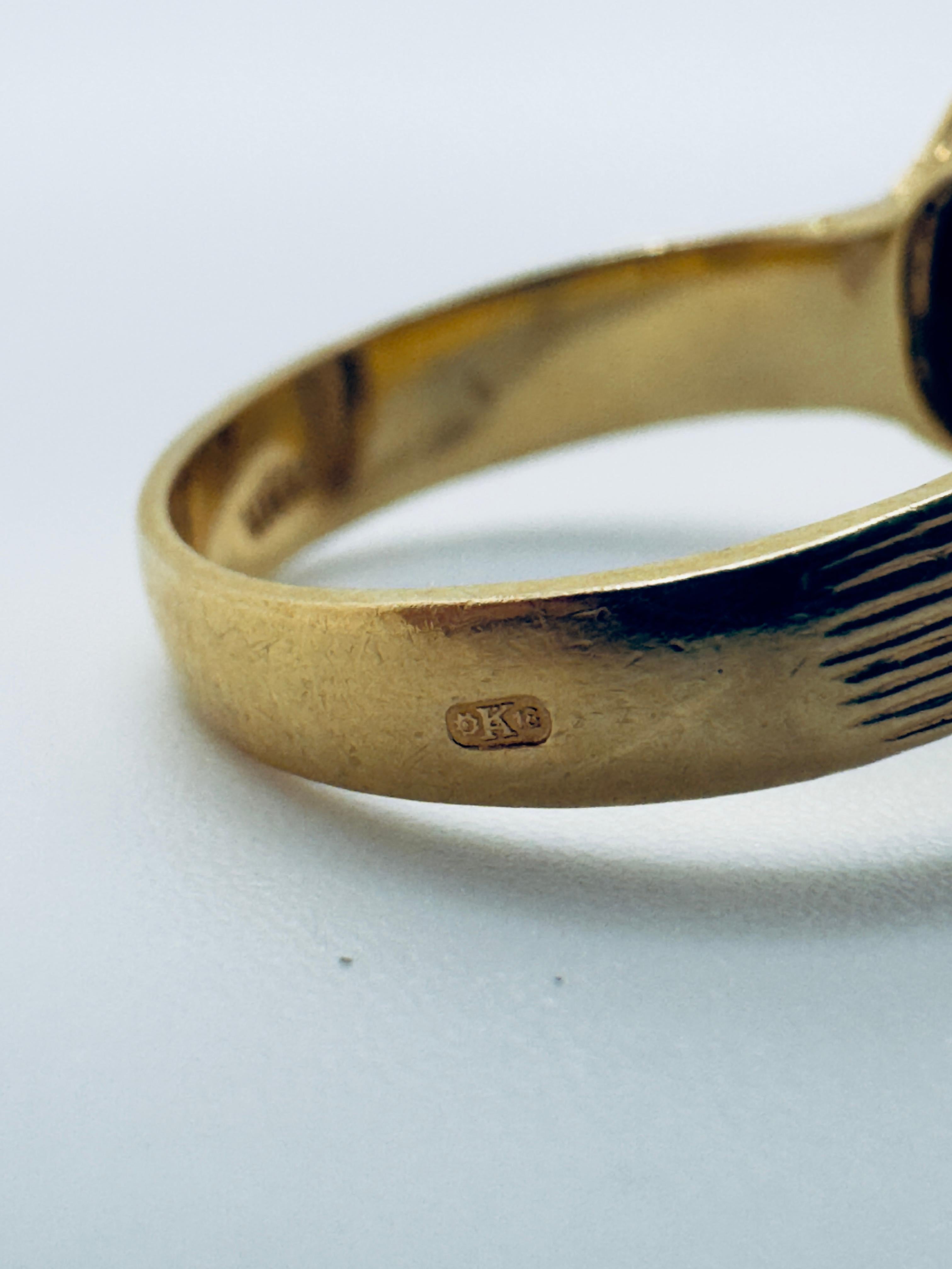 Bague texturée en or jaune 18 carats avec topaze fumée ovale en vente 3