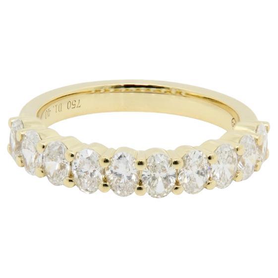 Alianza de boda ovalada de oro amarillo de 18 quilates - Oval North-South Share Prong
