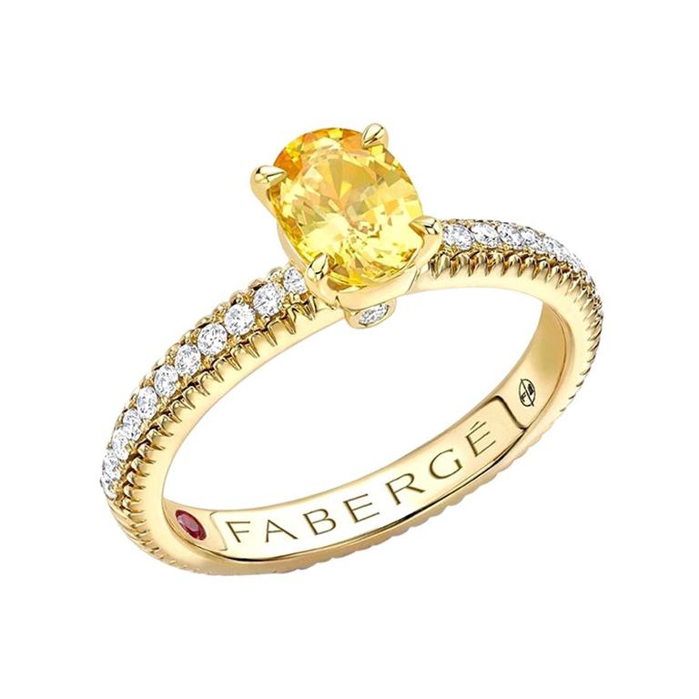 For Sale:  Fabergé 18k Yellow Gold Oval Yellow Sapphire Fluted Ring with Diamond Shoulders